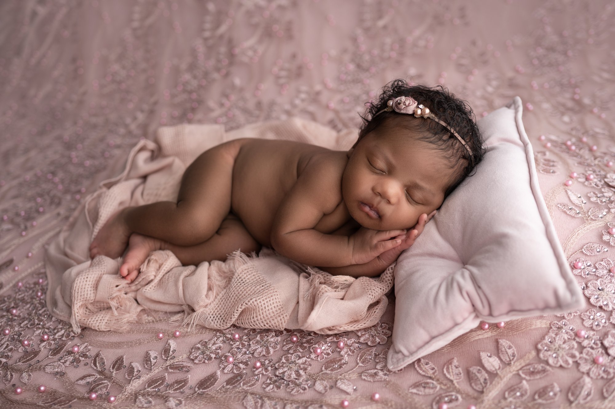 columbus ohio newborn photographer baby girl