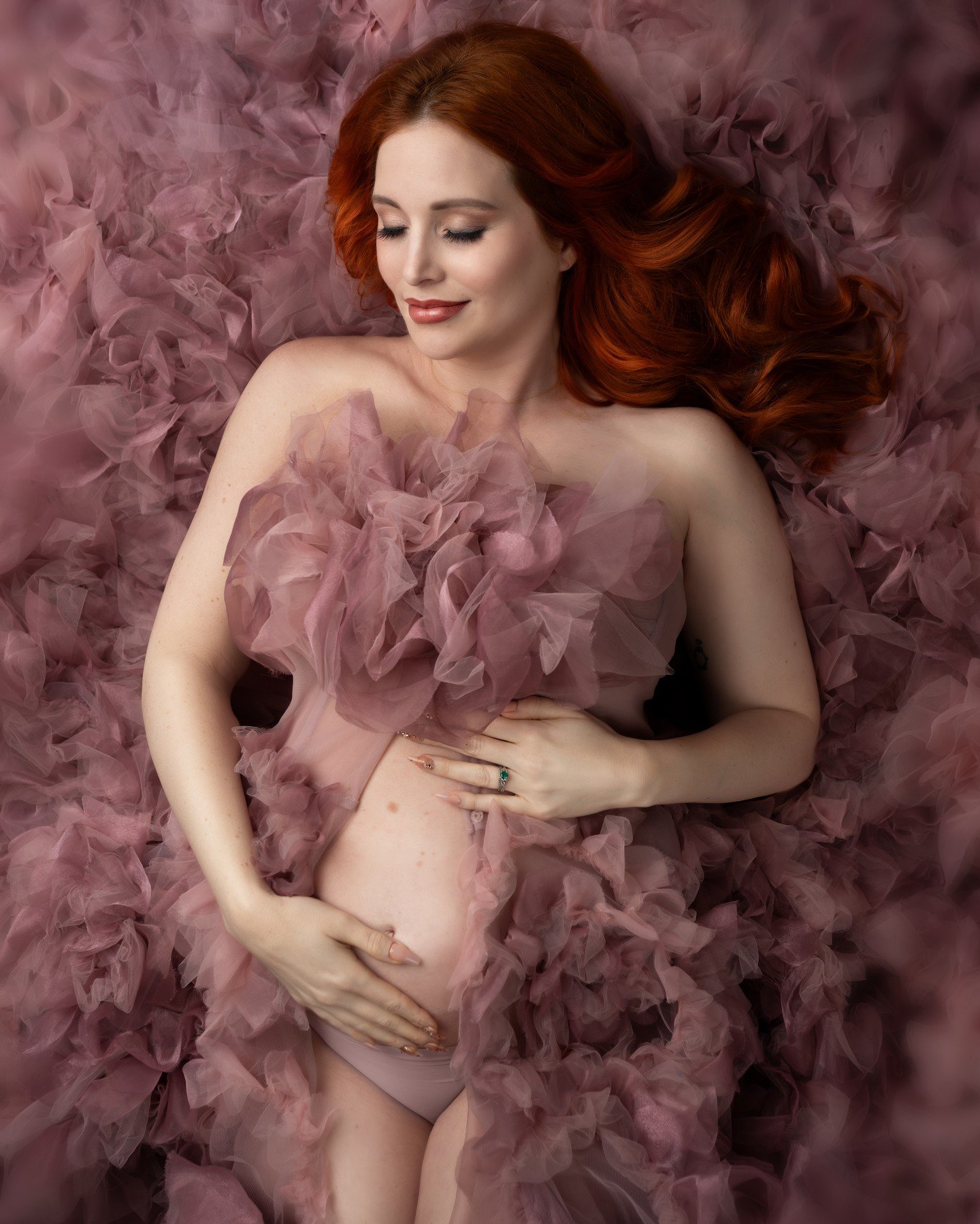 What an absolute goddess!

When she walked in with this amazing red hair I about fell over with excitement!

If you're looking for a glamorous, full-service maternity session with professional hair/makeup and a full wardrobe and you're due this fall,