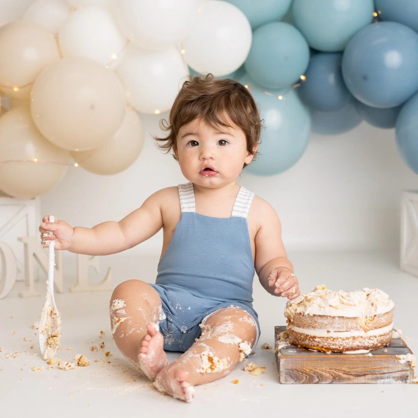 Its never too early to get on the calendar for your baby's First Birthday session!

Now offering a Special Cake Smash Mini session for November - January. Cake and outfits provided.

Reach out now to snag one of the limited spots!

#babyphotography #