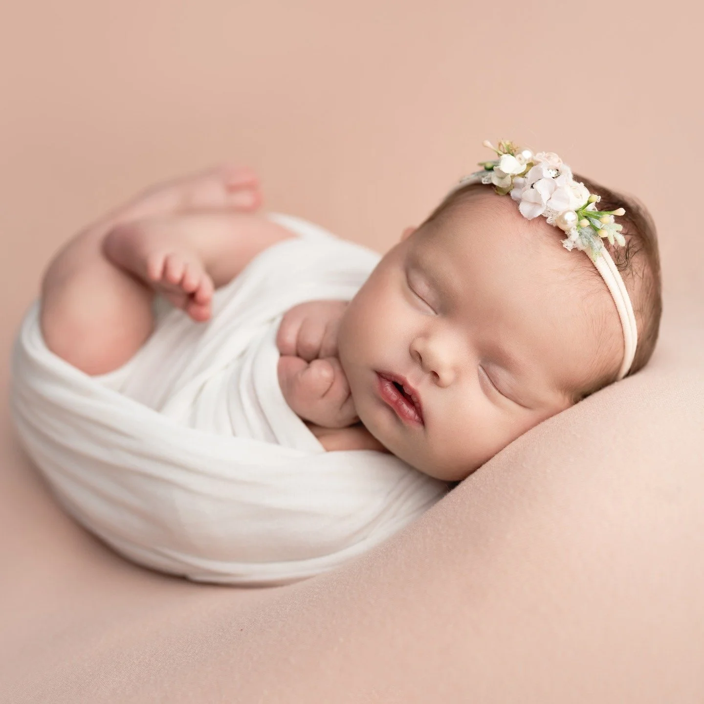 As a mama of two girls, my heart melts a little when two sisters are in the studio for a newborn photography session. Big sister picked out her dress from our client wardrobe and just looked so adorable! 

We are almost fully booked through the end o