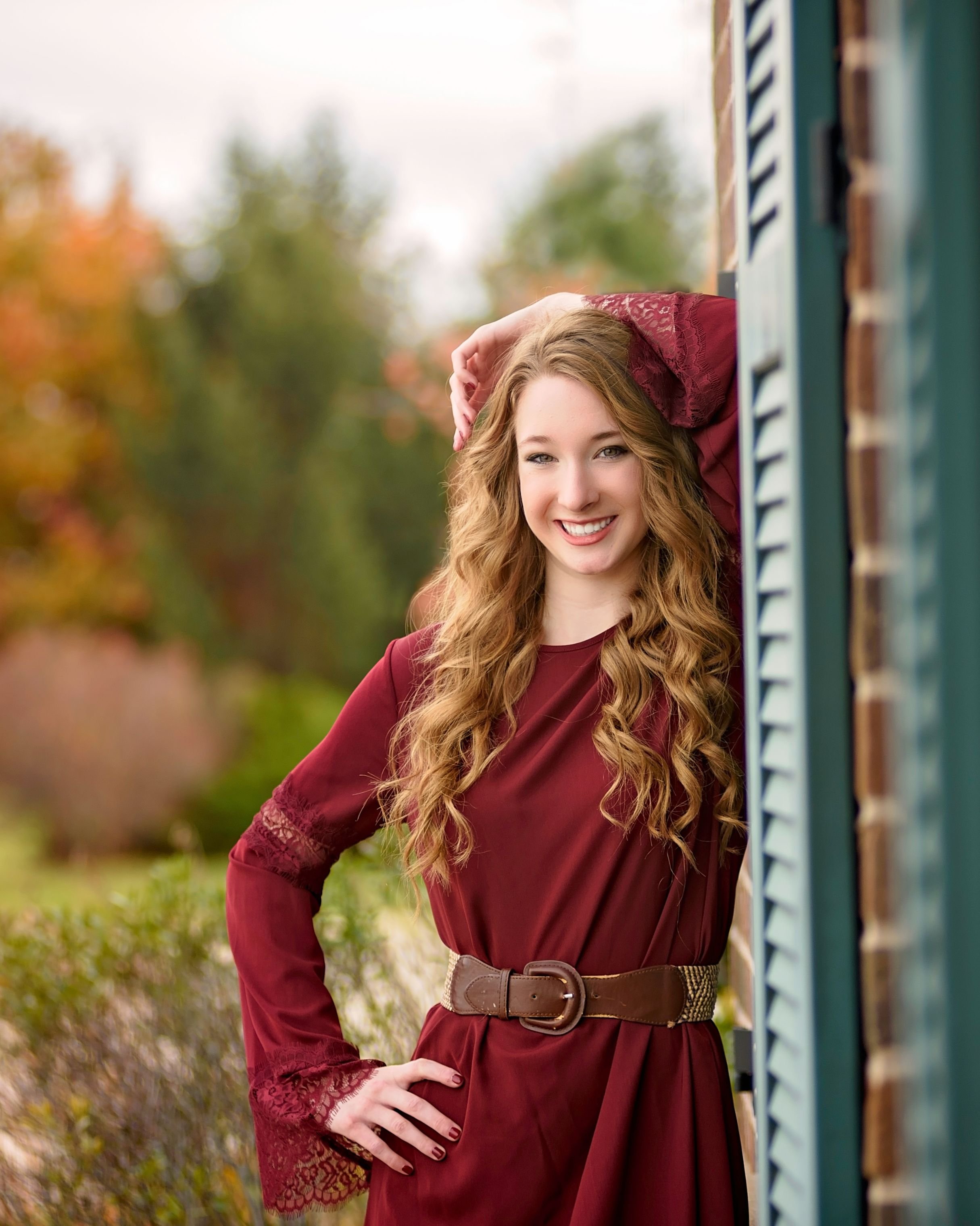 columbus-ohio-seniorportrait-photography-studiophotos-cappandgown-7.jpg
