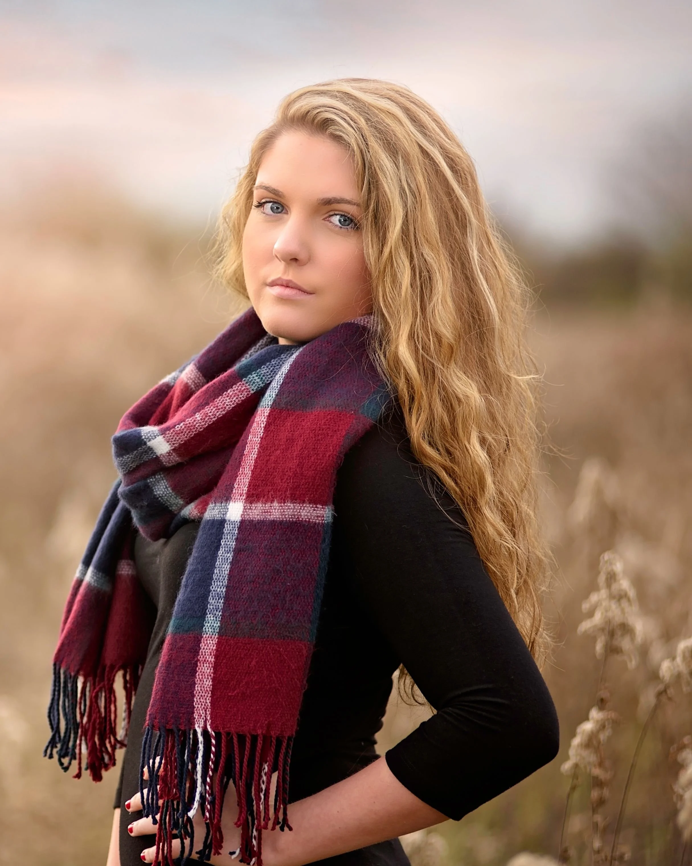 columbus-ohio-seniorportrait-photography-studiophotos-cappandgown-14.jpg