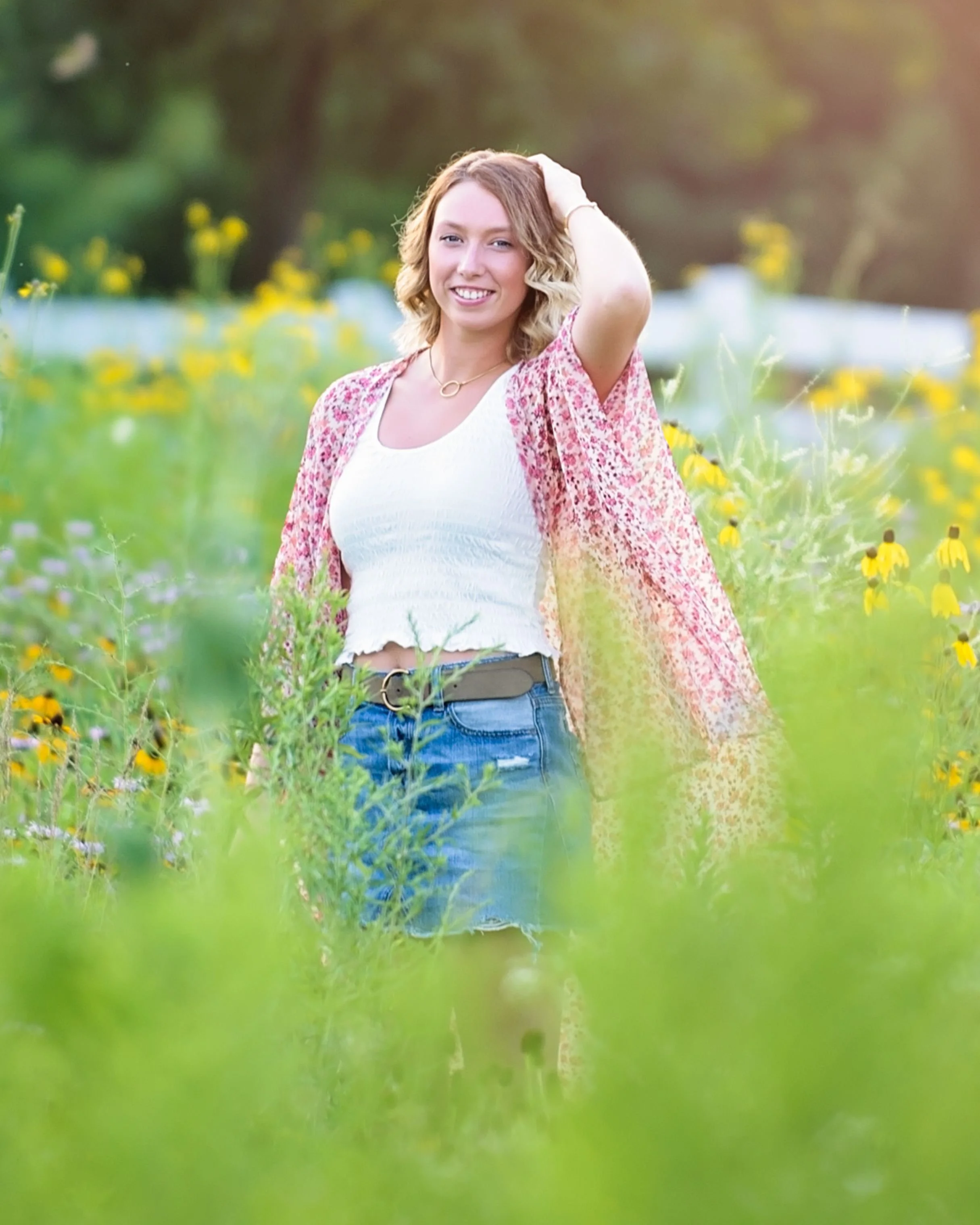 columbus-ohio-seniorportrait-photography-studiophotos-cappandgown-18.jpg