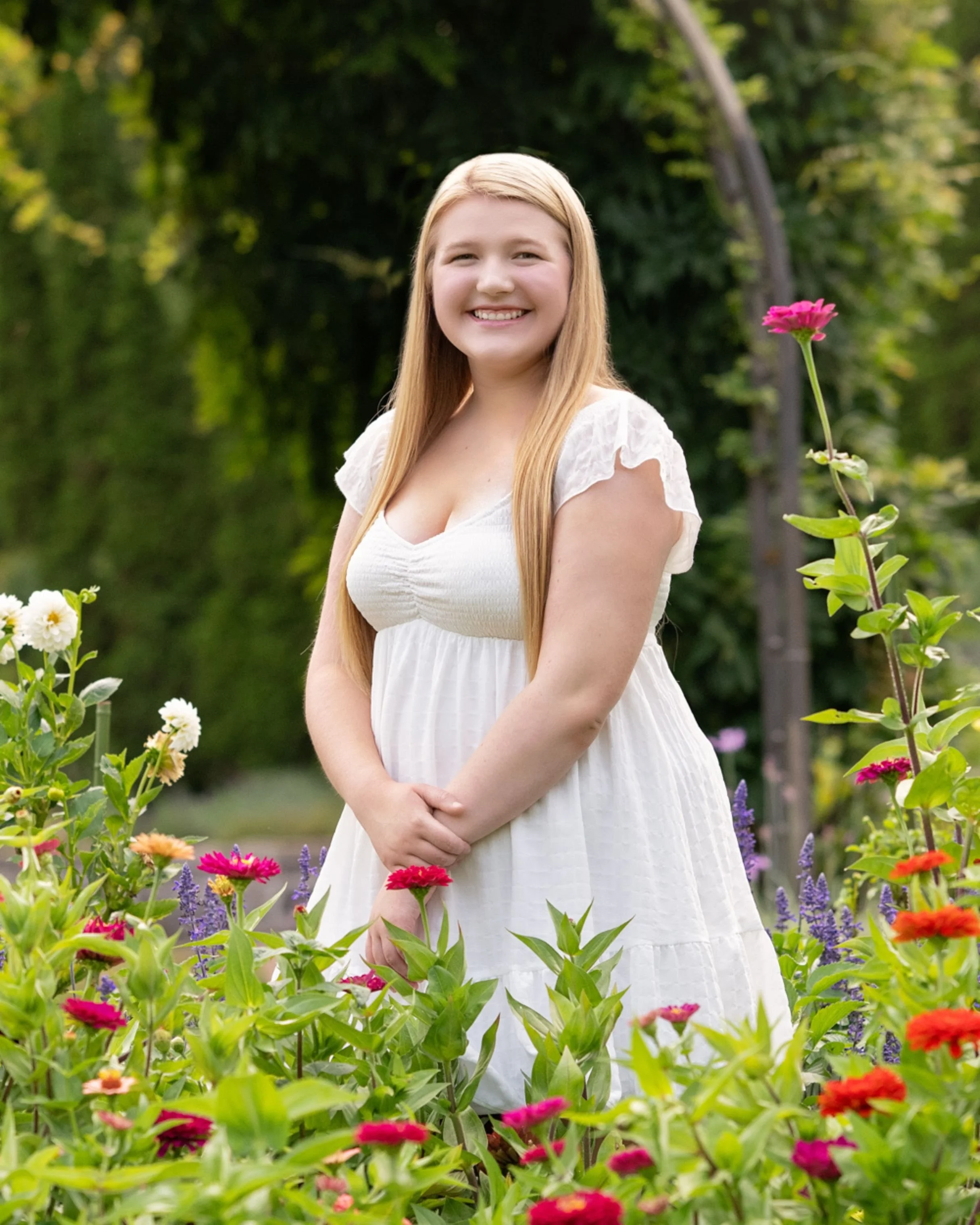 columbus-ohio-seniorportrait-photography-studiophotos-cappandgown-13.jpg