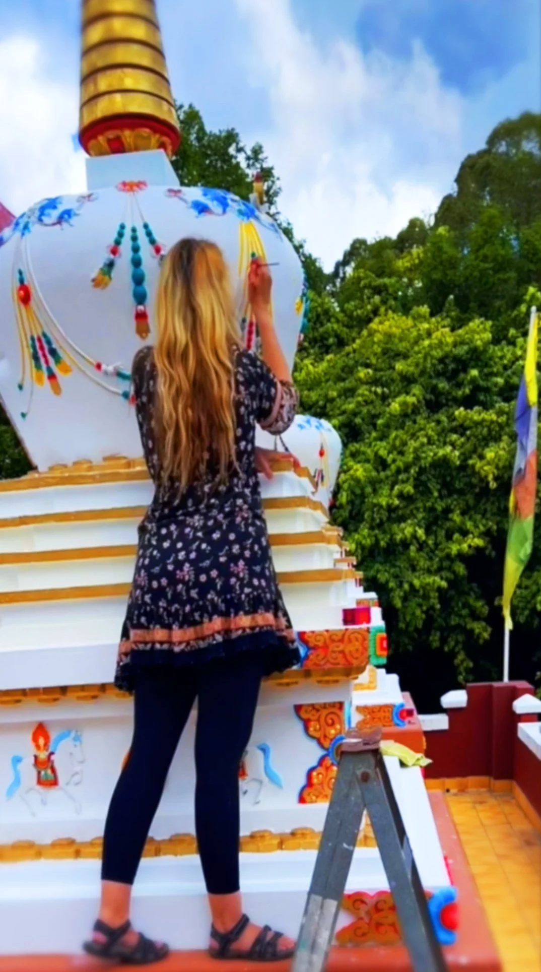 EllenStapleton_Chenrezig_Stupa_Carousel_16.jpg