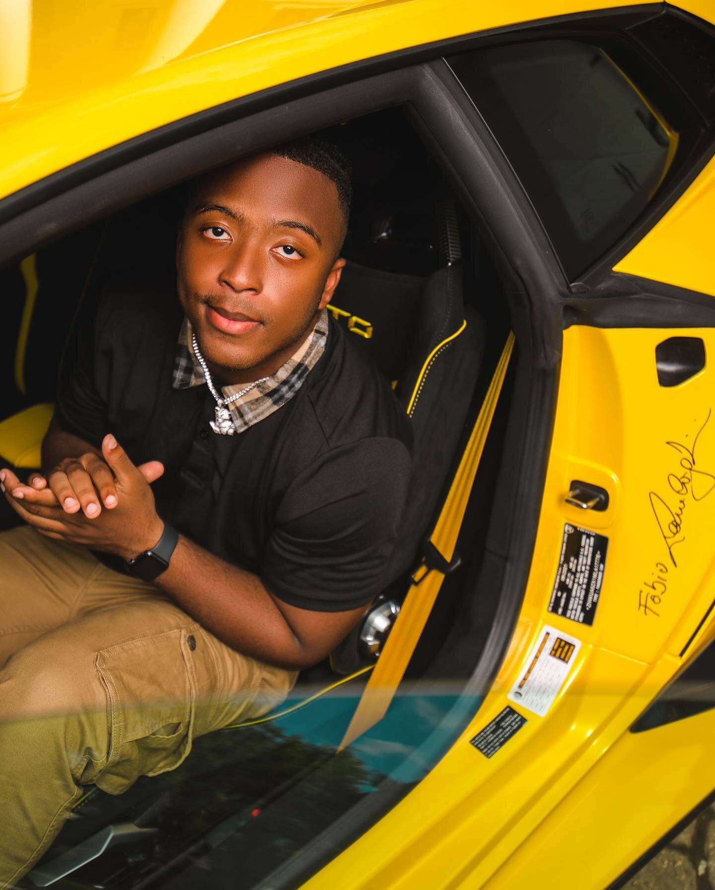 So imagine you get to take your grad pics in a lambo&hellip;. Signed by the designer&hellip; Yeah Tyler definitely won this year! 😂

Congratulations Tyler! You&rsquo;ve come a long way and I can&rsquo;t wait to see what the world has in store for yo