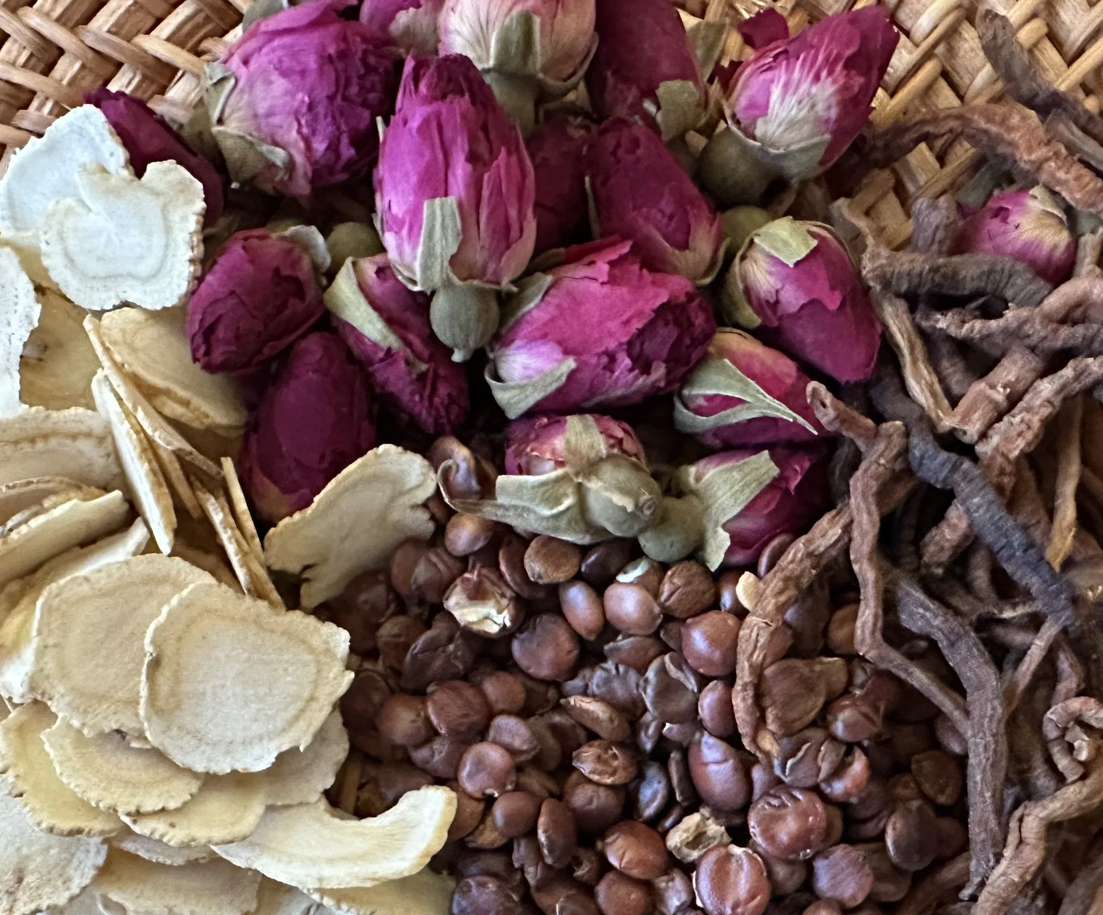 Chinese herbs like ginseng, rosebud, suan zao ren (Zizyphus) used in treating insomnia
