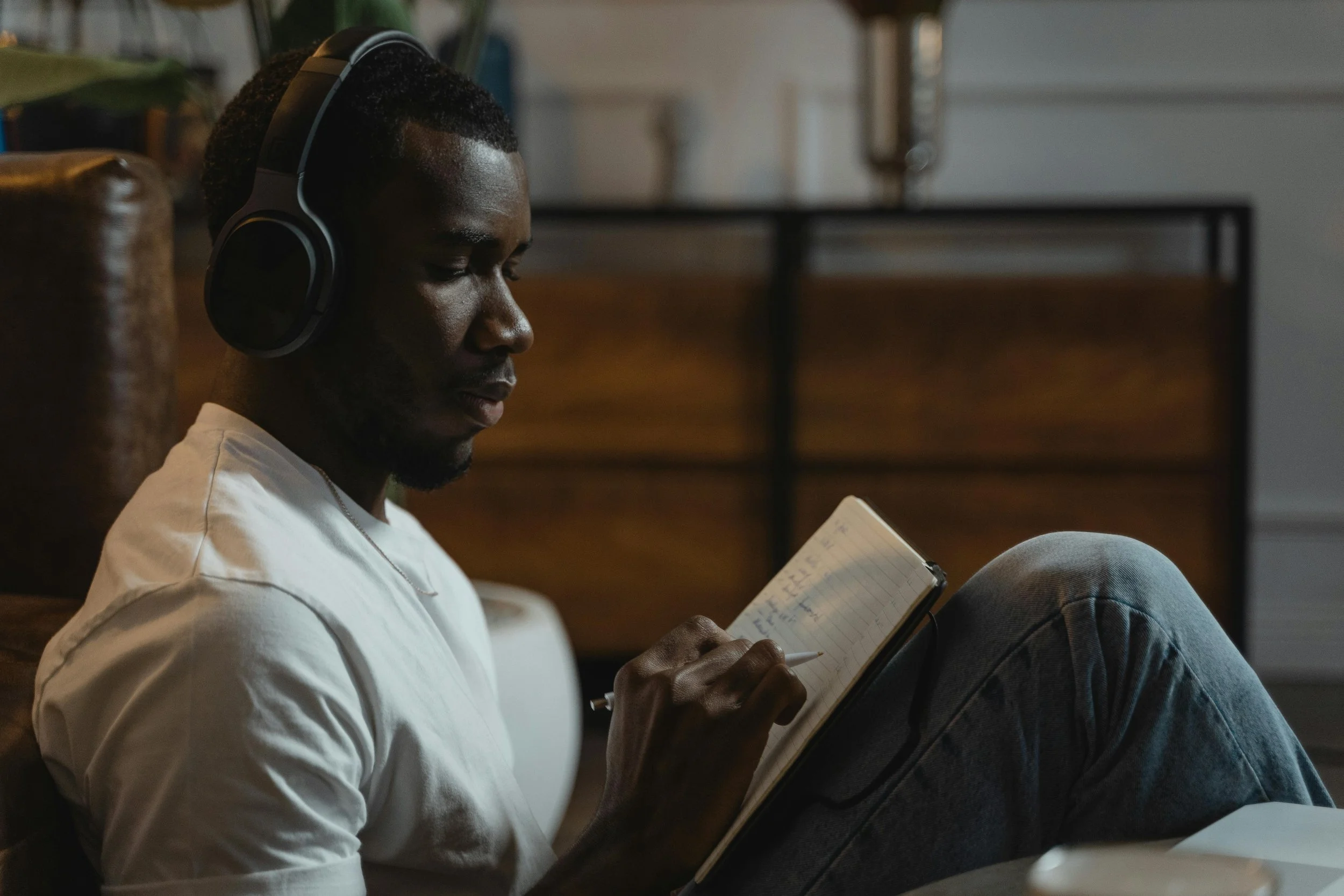 Is Online Therapy a Good Fit for Men Who Prefer Practical, Structured Support?