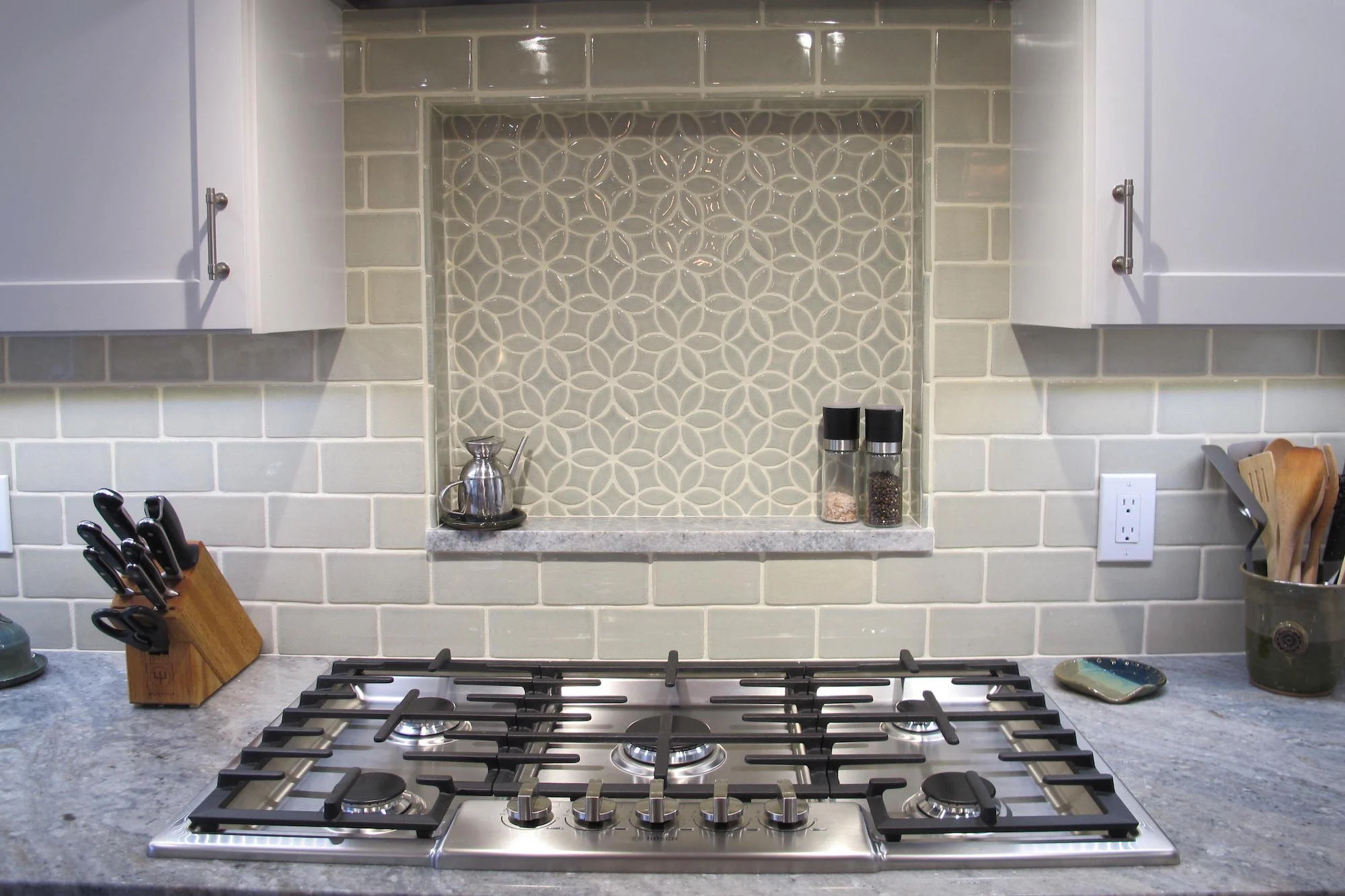 Dream-Home-Cabinets-Dixons-stove-backsplash.JPG