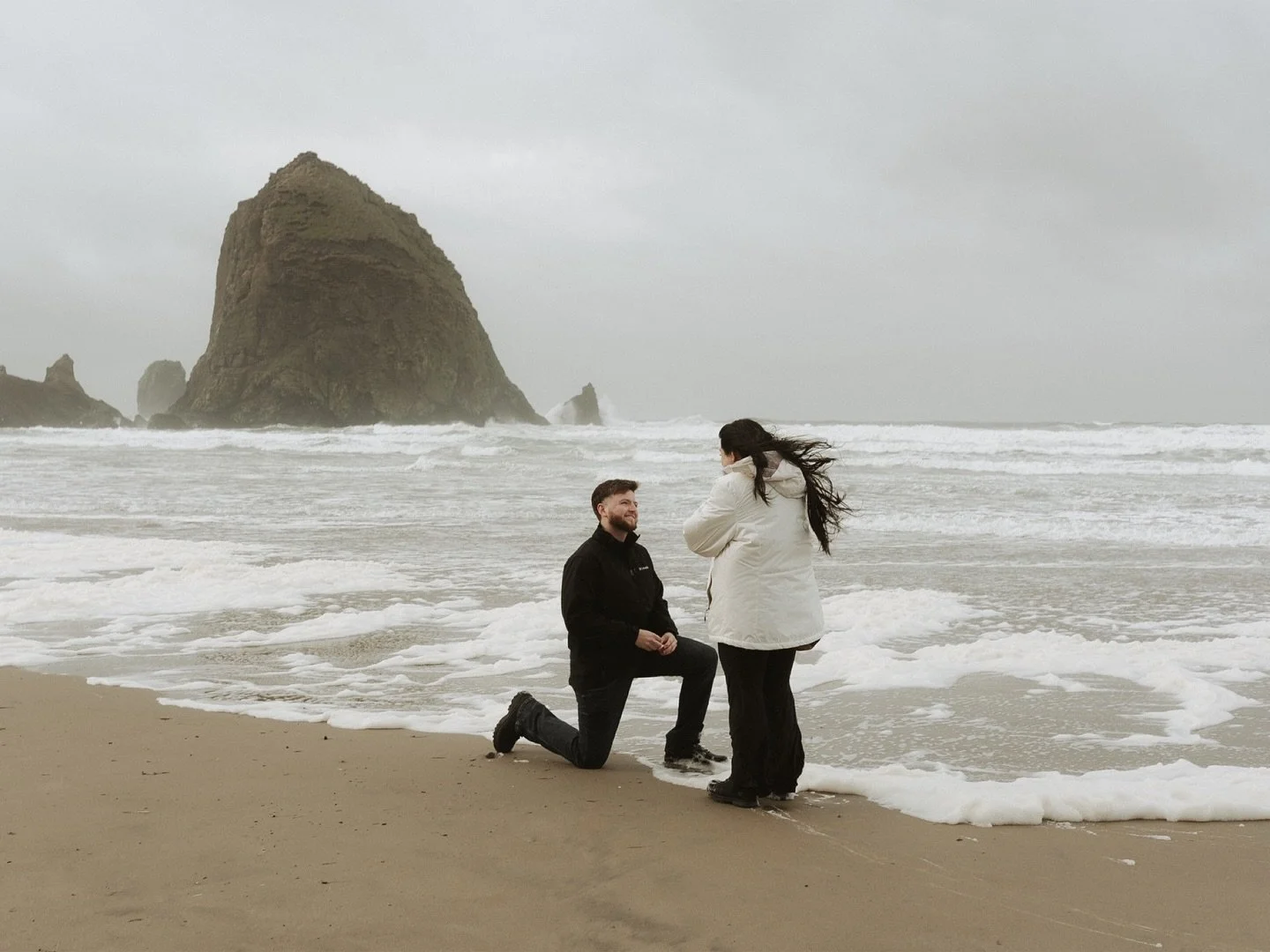 T + V&rsquo;s surprise proposal in true PNW fashion&mdash;cold, windy, a lil (very much) wet 🌊💍

I love capturing these moments for you guys. Thank you to every single person who has trusted me to document this beautiful, beautiful moment that unfo