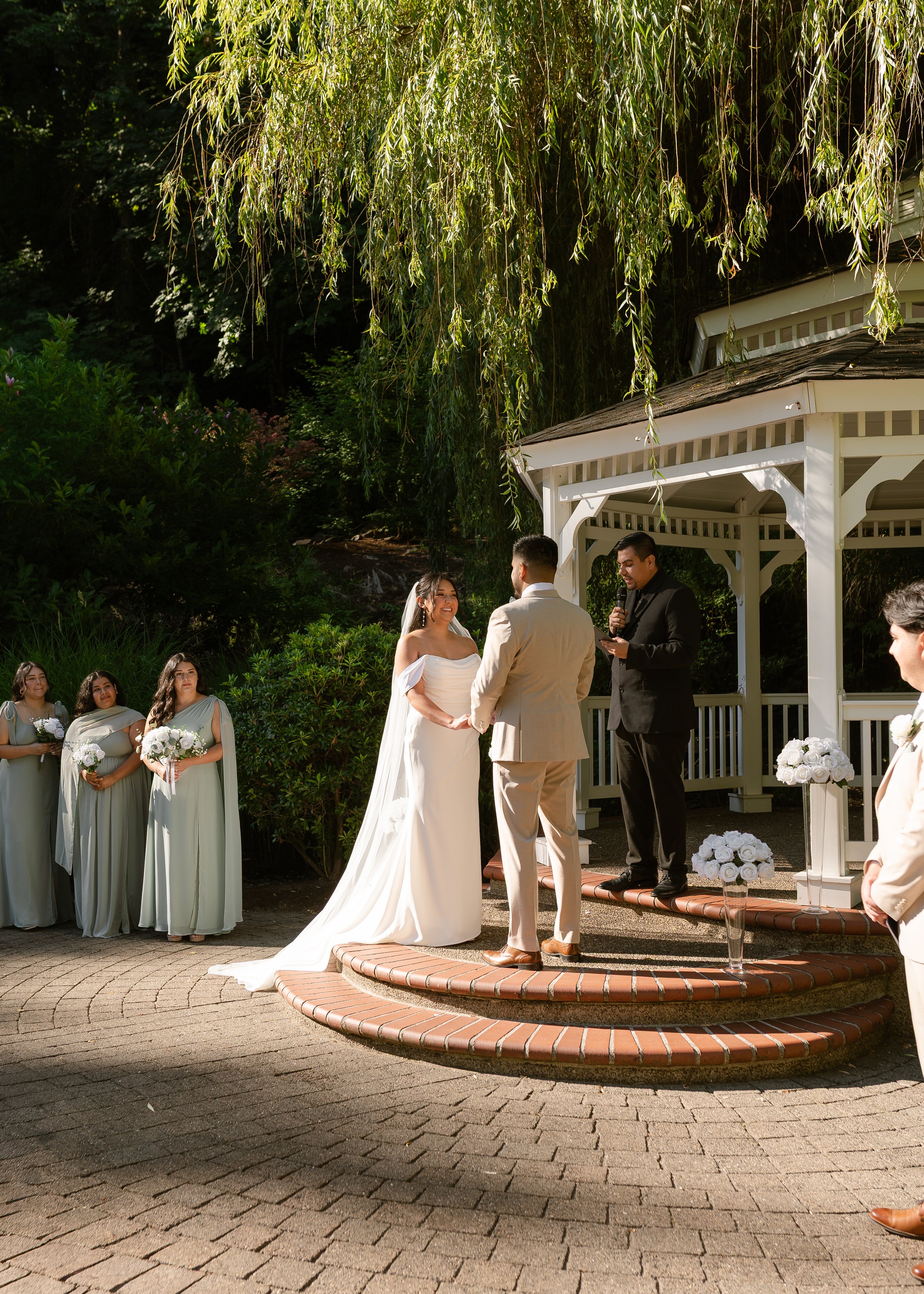 oregon elopement photographer cinematic couple portraits
