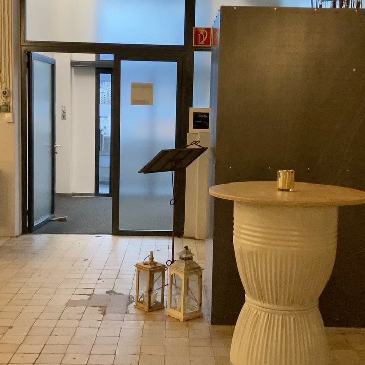 Besonderer Ort für den einen Tag #wedding #hochzeitsfeier #loveisintheair #love #food #tanzenmachtglücklich #hochzeit2021  #hochzeit2022 #indusriell_interior #elfa #aarau @thommencatering