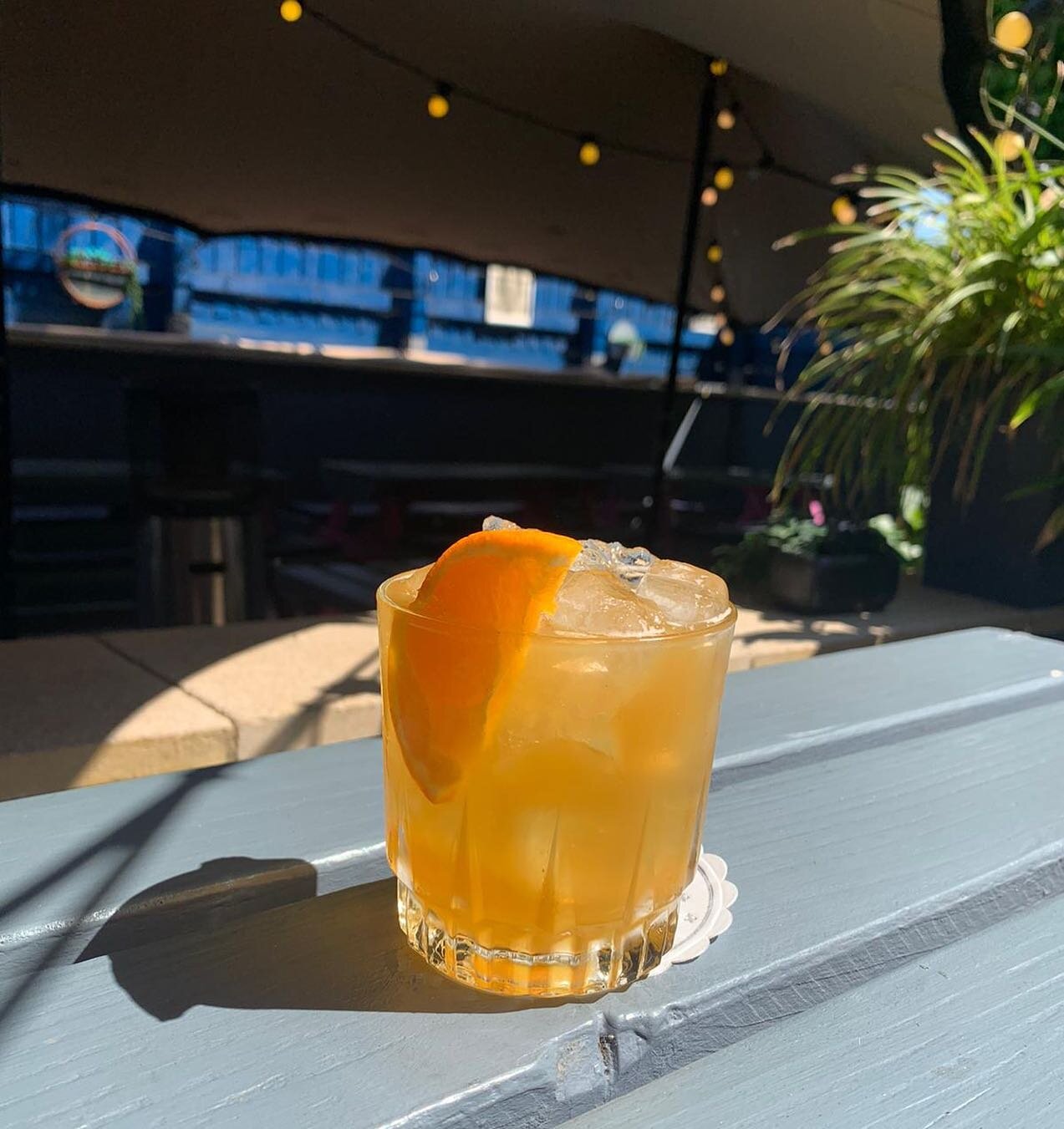 Get into the Pirate weekend spirit me hearties! Come along and try our Pirate Punch and listen to some sea shanty&rsquo;s from 5:30pm with @jessie_e_robbins in the Garden of Dreams

Woods old navy Rum, triple sec, Orange, Lime and ginger 

#plymouthp