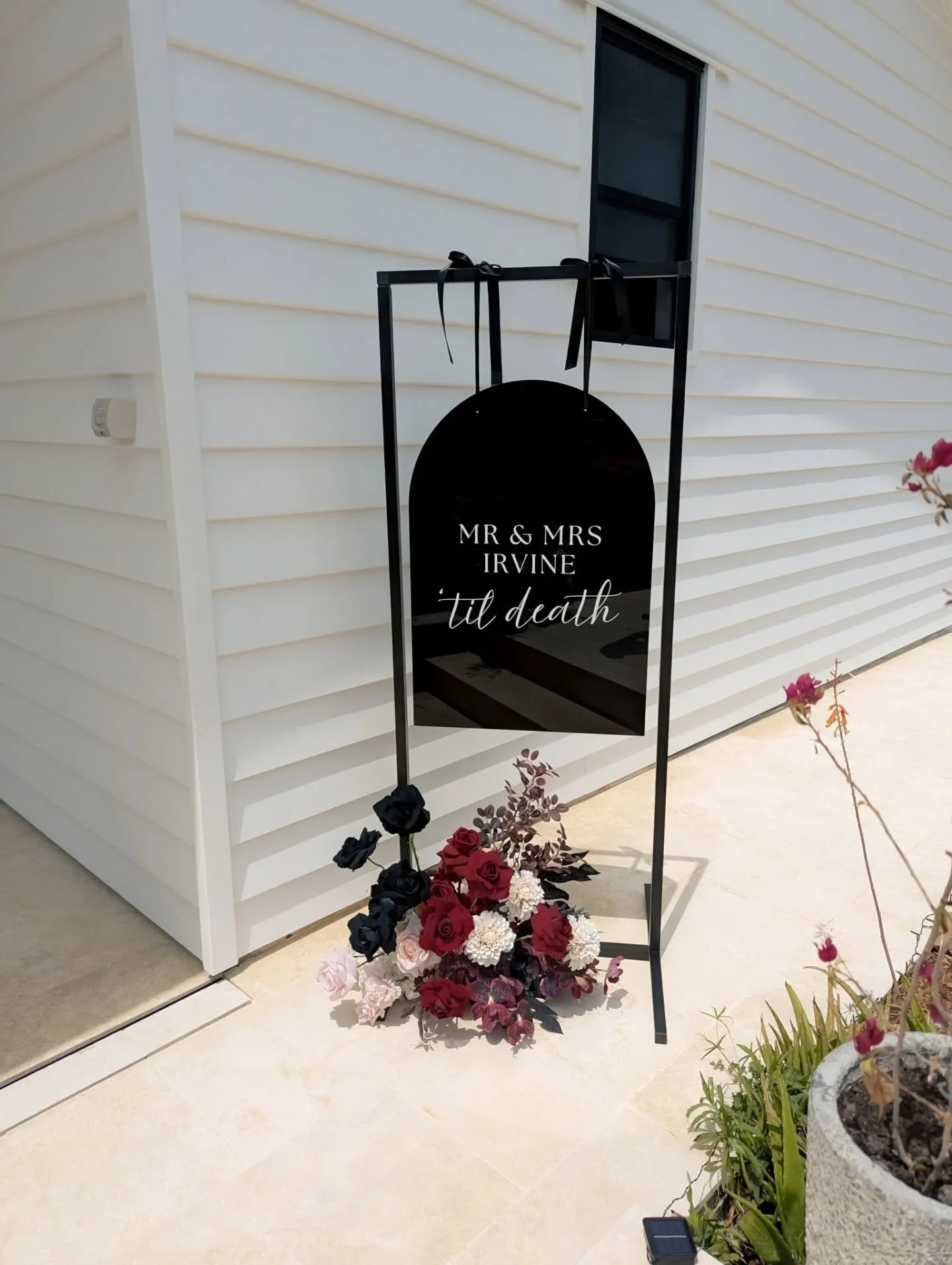 No better time to post Mr &amp; Mrs Irvine's til death themed wedding than Halloween 🖤 loved working with the moody tones! 

Faux flowers @auroraandcoevents 
.
.
.
#brisbaneweddingflowers #moodyweddingflowers #blackweddingflowers #burgundyweddingflo