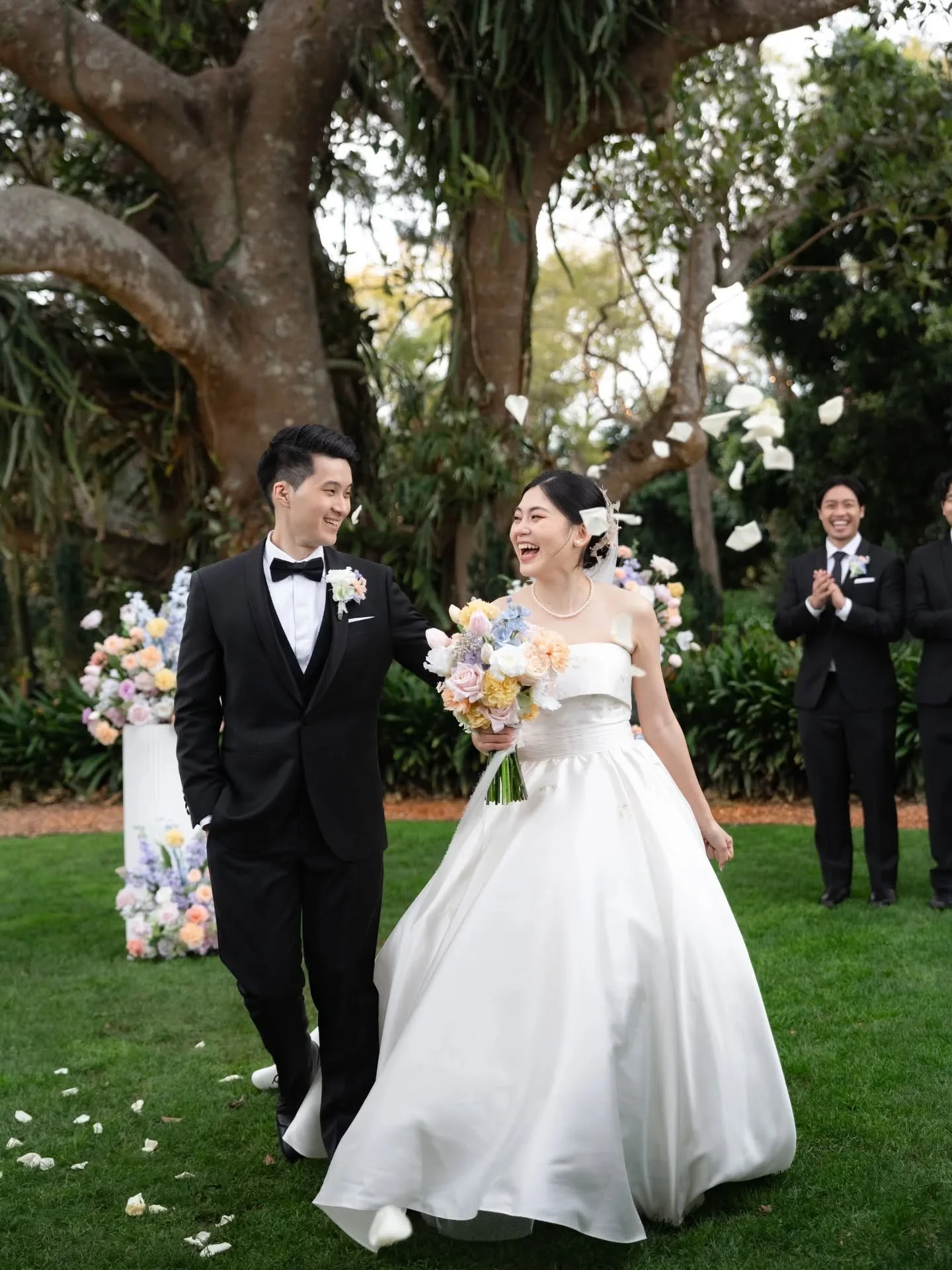 Spring colours for Cloris &amp; Brandon🌷

Venue @gabbinbar 
Photography @haloweddingstudio 
Video @forever.in.frame 
MUA @aimeemakeupbrisbane 
Faux flowers @auroraandcoevents 

.
.
.
#brisbanefauxflowers #toowoombafauxflowers #briabaneartificialflow