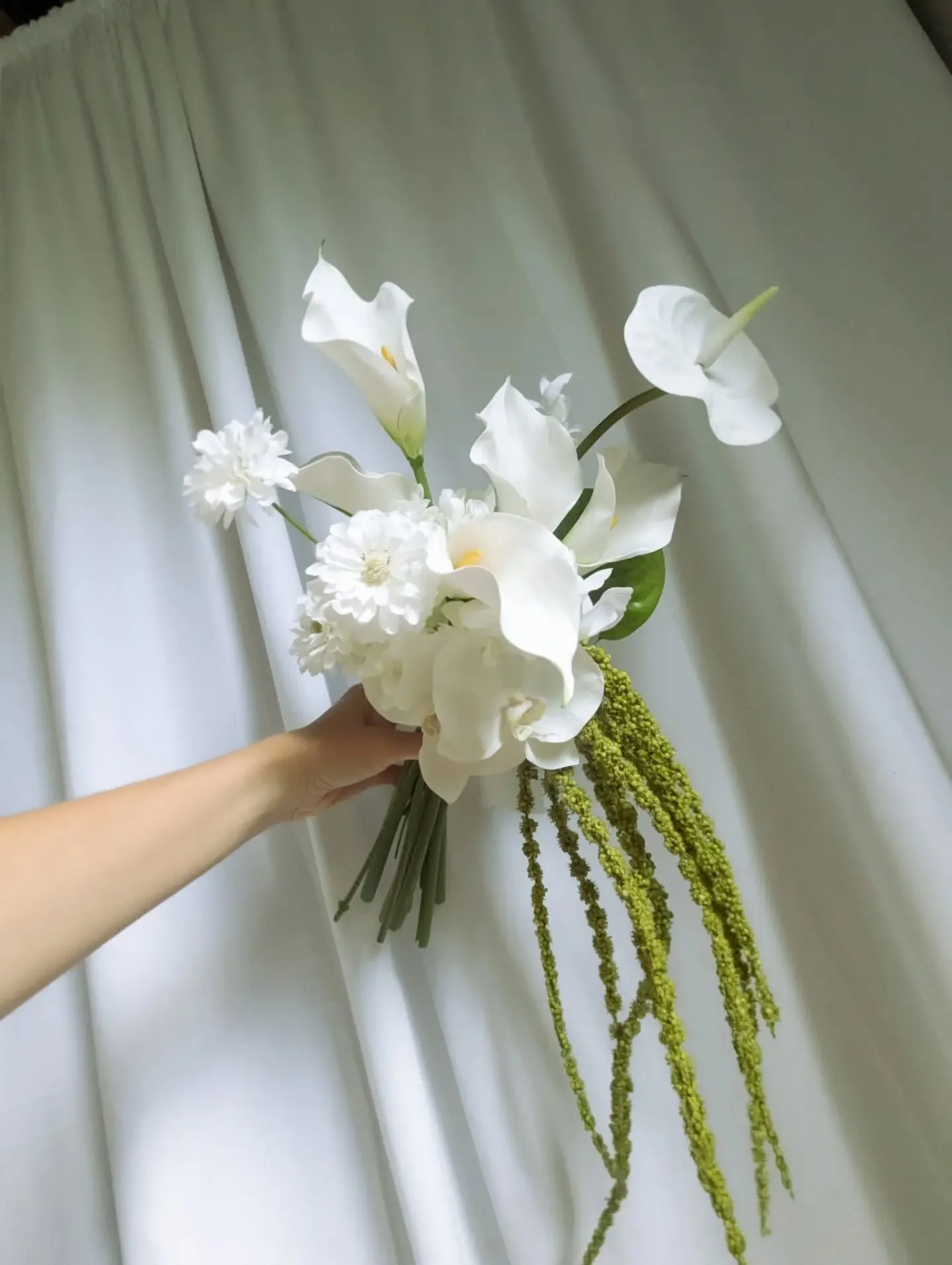 Modern bouquets with calla lilies and anthuriums, yes please! 

Faux flowers @auroraandcoevents 

.
.
.
#brisbanefauxflowers #brisbanesilkflowerhire #brisbaneweddingflowers