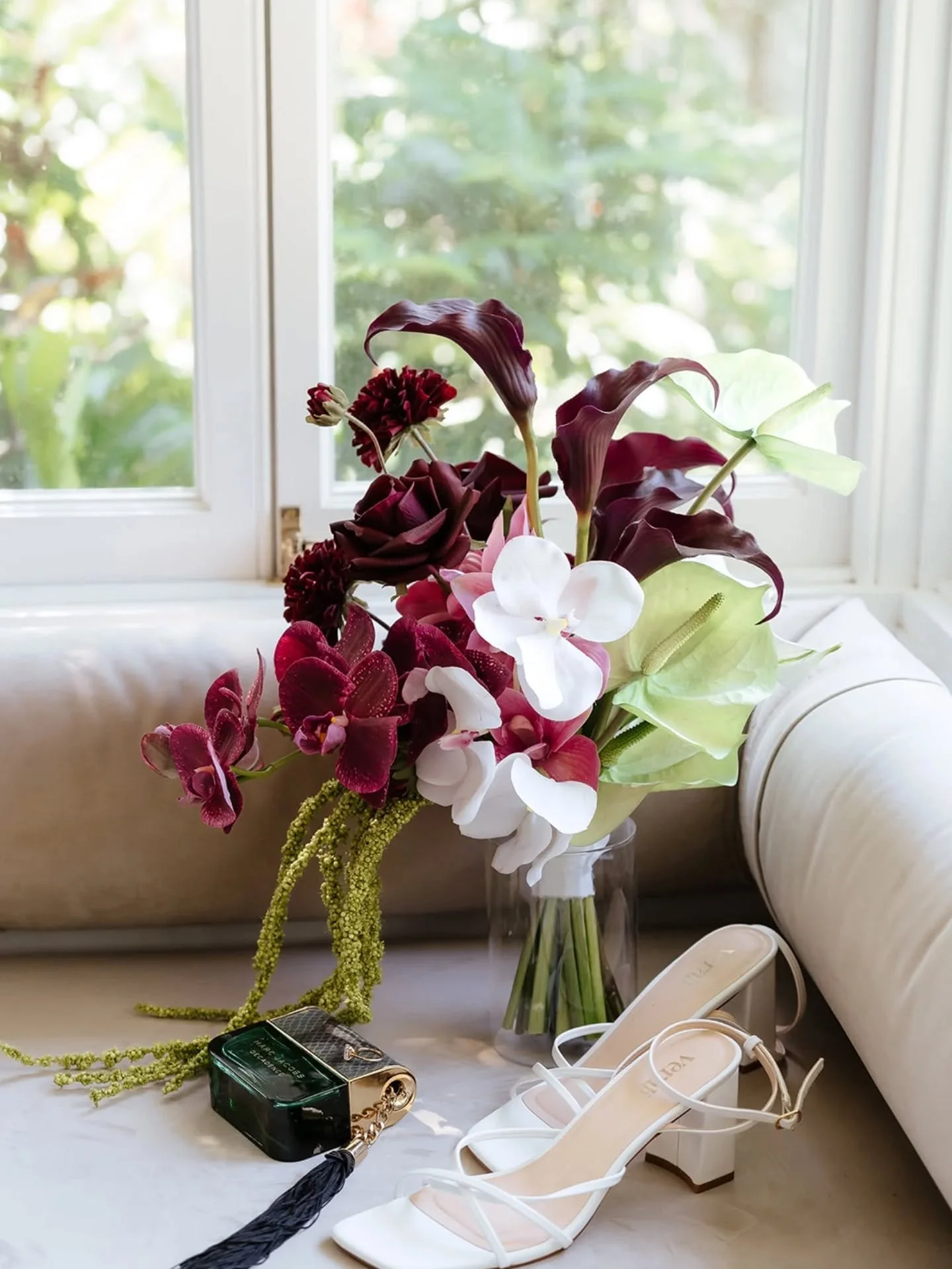Burgundy is having a moment, and honestly, we're here for it. ❤️&zwj;🔥

Rich, romantic and a little bit unexpected, this wedding party floral palette combines deep burgundy tones with sculptural blooms for a look that feels modern and elevated.

Fea