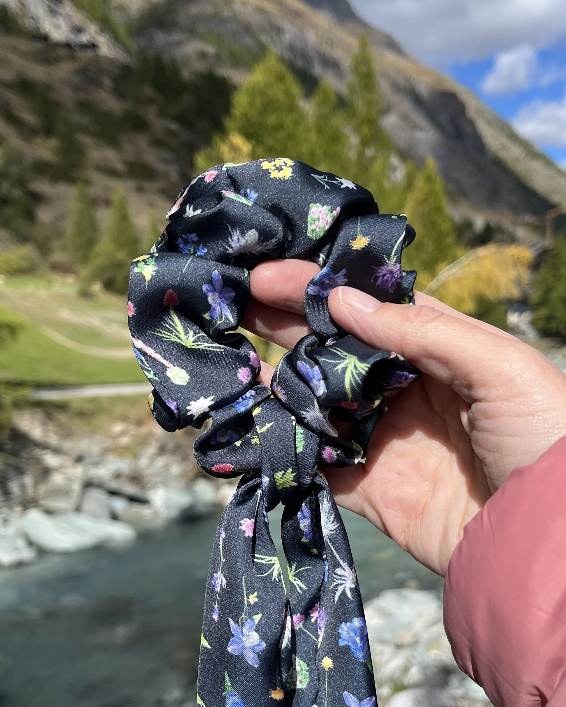 Alpine Flora Scrunchie.JPG