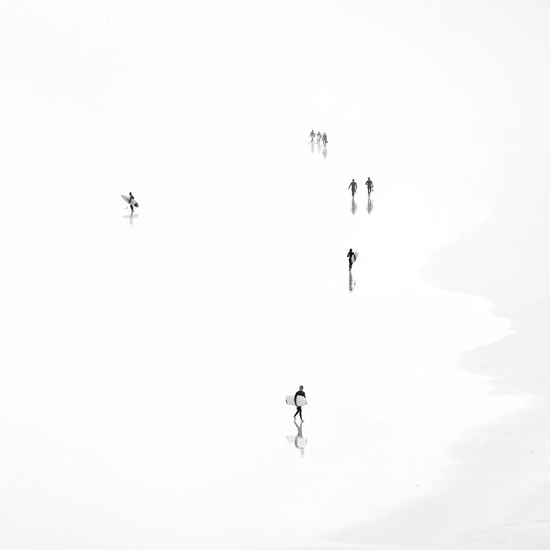 through cerulean hue⁠
⁠
#bnwminimalismmag #bnwsouls #bnwminimalism #bw_addiction #bw_captures #bnw_minimal #masters_in_bnw #rsa_bnw #bnwmood #rsa_minimal #minimalworks #minimalpeople #gominimalmag #mist_vision #simpleandstill #shadesofwhite  #mist_be