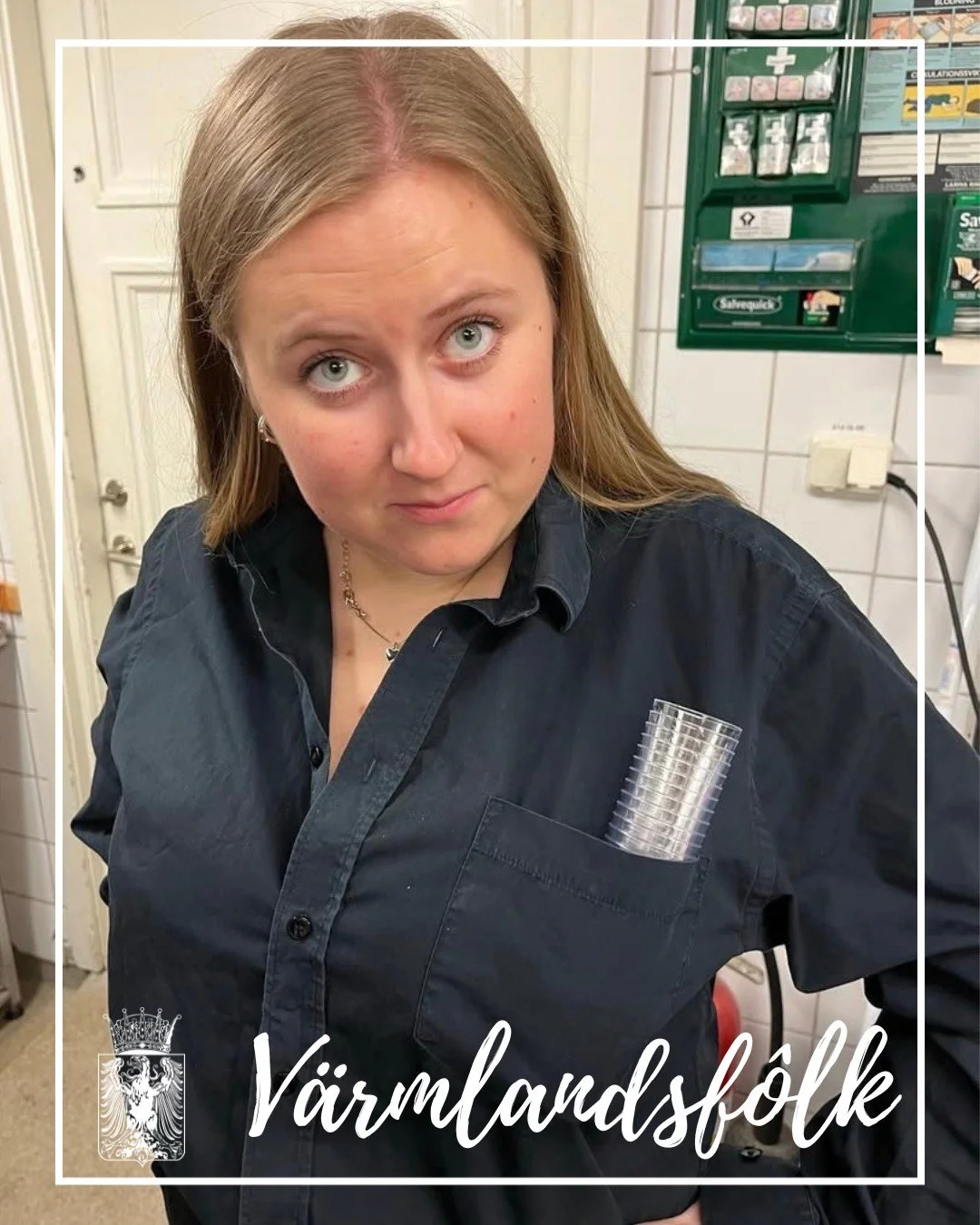 Veckans V&auml;rmlandsf&ocirc;lk &auml;r ingen mindre &auml;n Hanna H&auml;ggkvist, nationens s&aring;nganf&ouml;rare!

🎶 Vad inneb&auml;r det att vara s&aring;nganf&ouml;rare?
- Det inneb&auml;r att ha den stora &auml;ran att leda s&aring;ngen unde