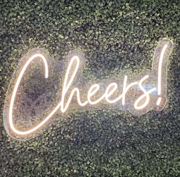 Cheers neon.JPG