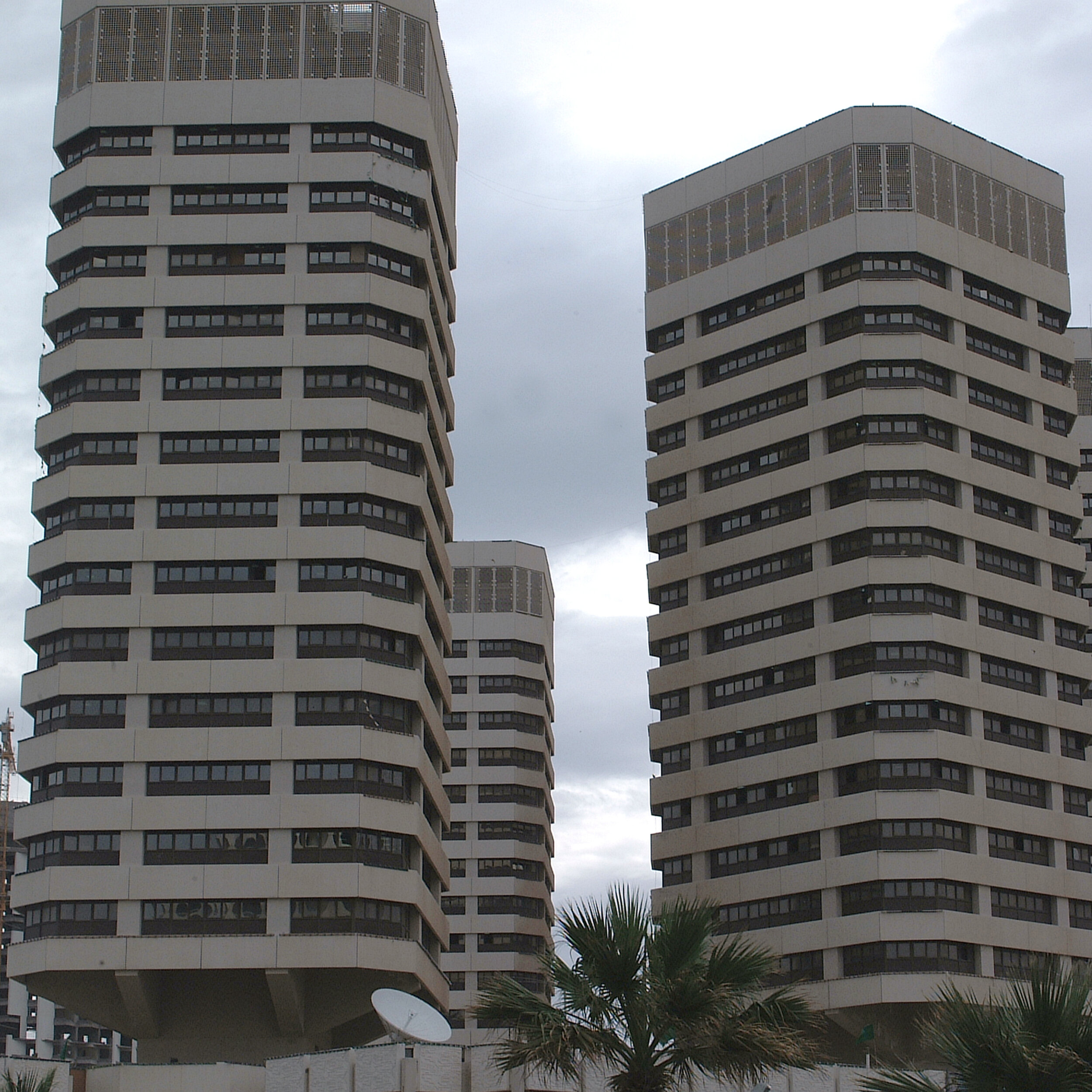 [Obrazek: 7.2.Modern+2+-+That+Al+Emad+Towers%2C+Tripoli+.jpg]
