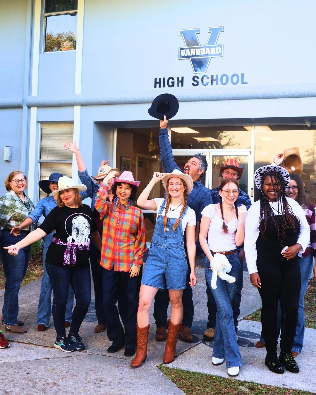 π€  Yeehaw! It’s Spirit Week, y’all! Each day has a new theme, and we’re celebrating all week long with tons of school spirit. π
Today’s Ranch Day had staff and students bringing their best western vibes, boots, hats, and all