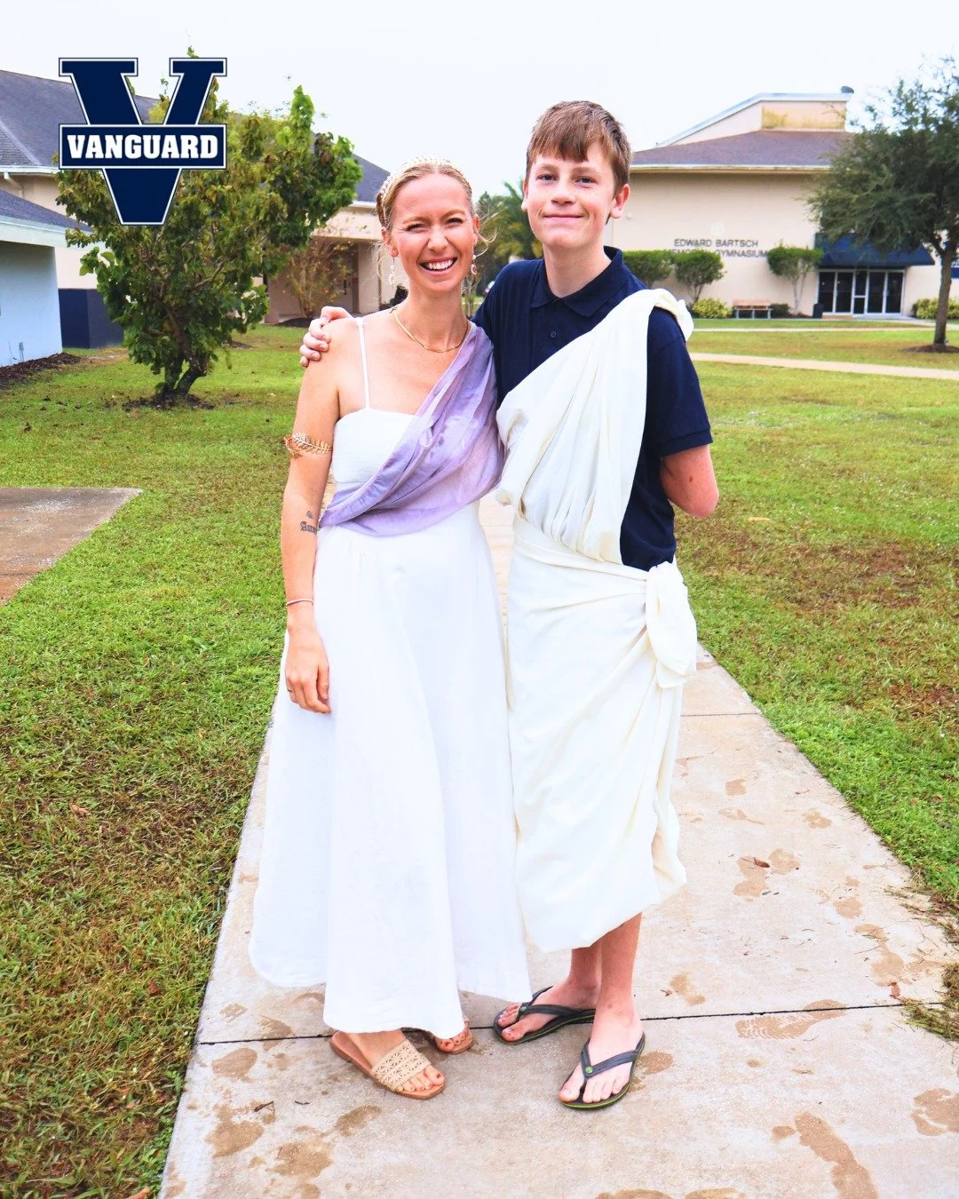 π Spirit Week continues on with Caesar Day!β¨
Students and staff turned the halls into ancient Rome, rocking their best togas and Roman flair. πβοΈ
Tomorrow’s theme is sure to conquer, too! π«
#SpiritWeek #Fall2025 #CaesarDay #FLBoardingScho