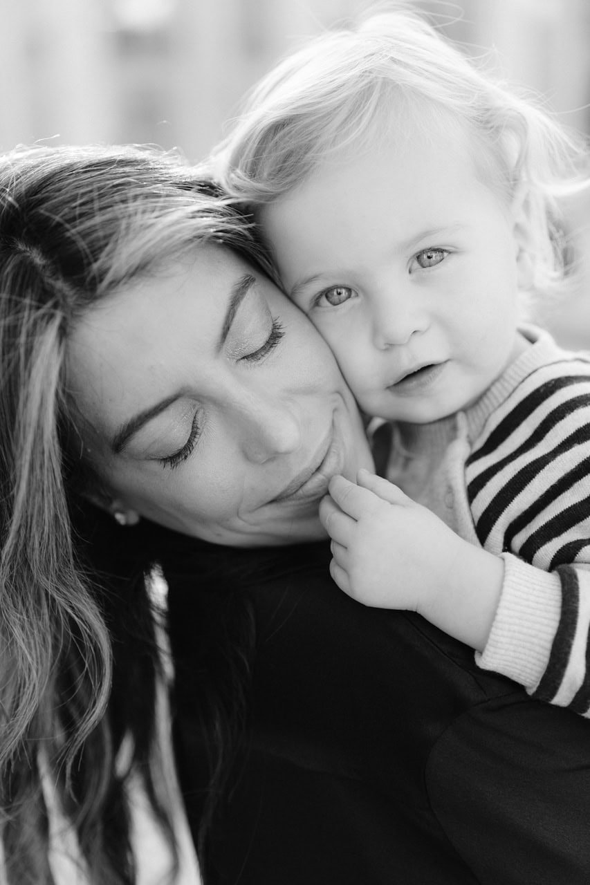 beautiful family photography in Paris, France