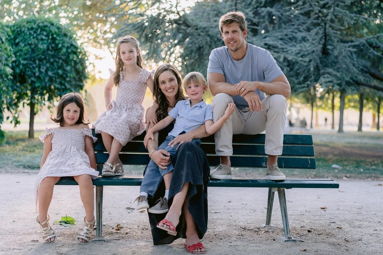 Elegant Paris family portrait in beautiful natural light