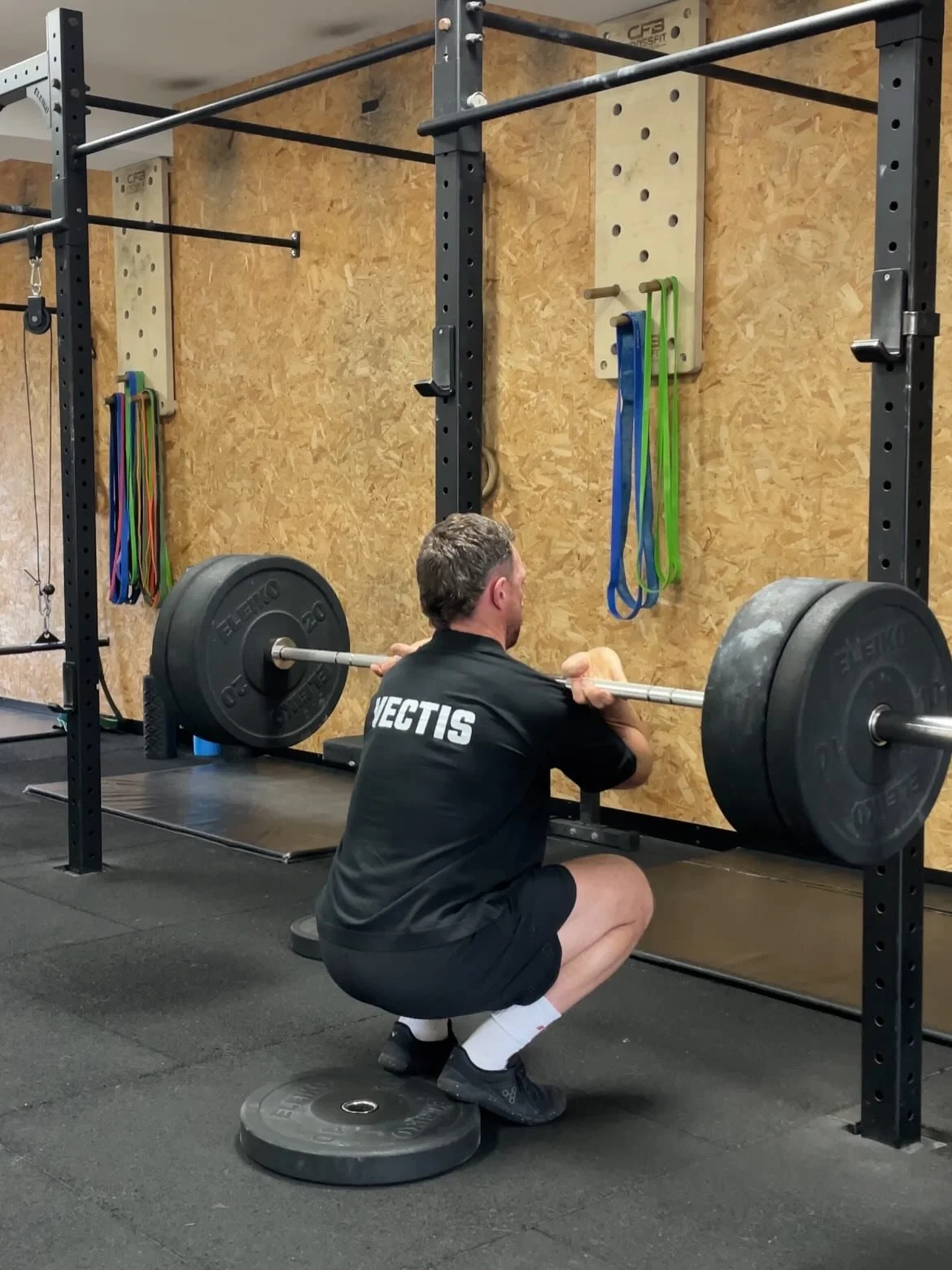 Weekly snap shot of my life right now 

3 full body strength sessions a week 
3 runs a week (deload week) 
- 8km at marathon pace 
- intervals 5 x 800m
- long run 24km 
Catching up on business 
Marathon race vest arrived 
Body weight down 
Weekly @ch