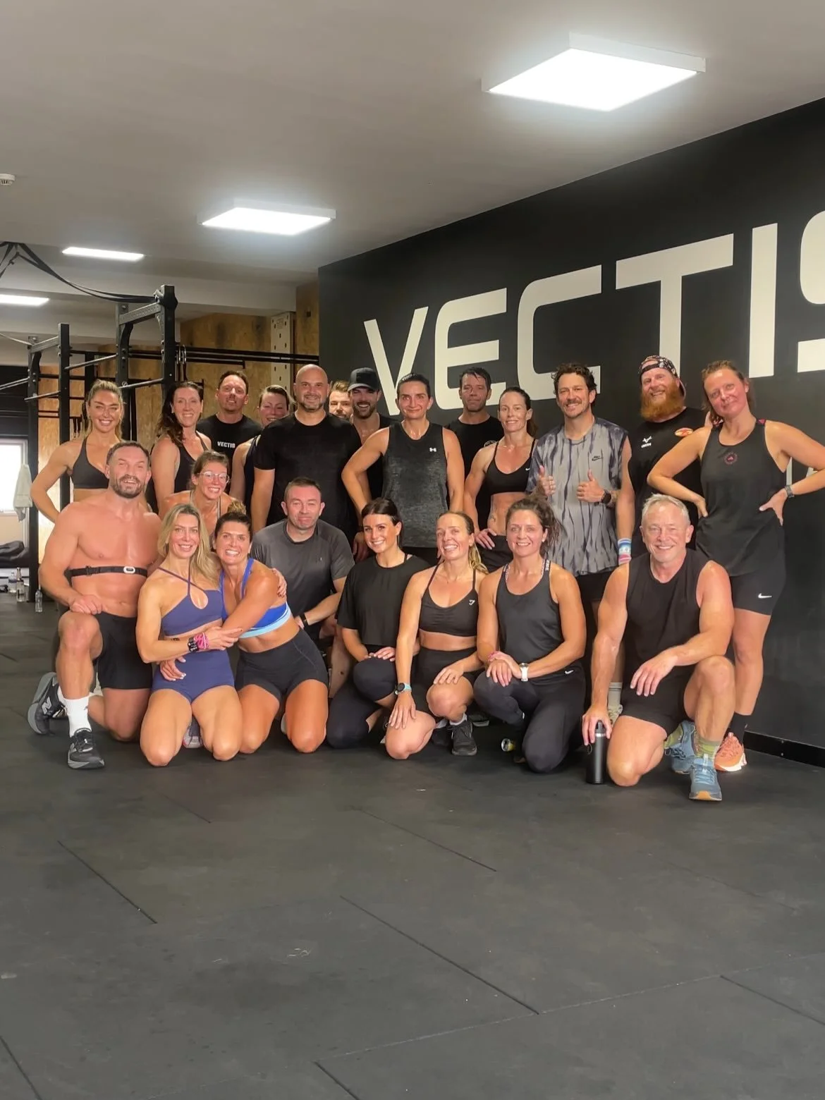 SATURDAY SENDS 

90 minutes of solid work with a great group of people.

Training hard, pushing each other and enjoying the process.

Different abilities. Different goals. Same team.

Another Saturday in the bank.

Well done, team. 

Build Strength T