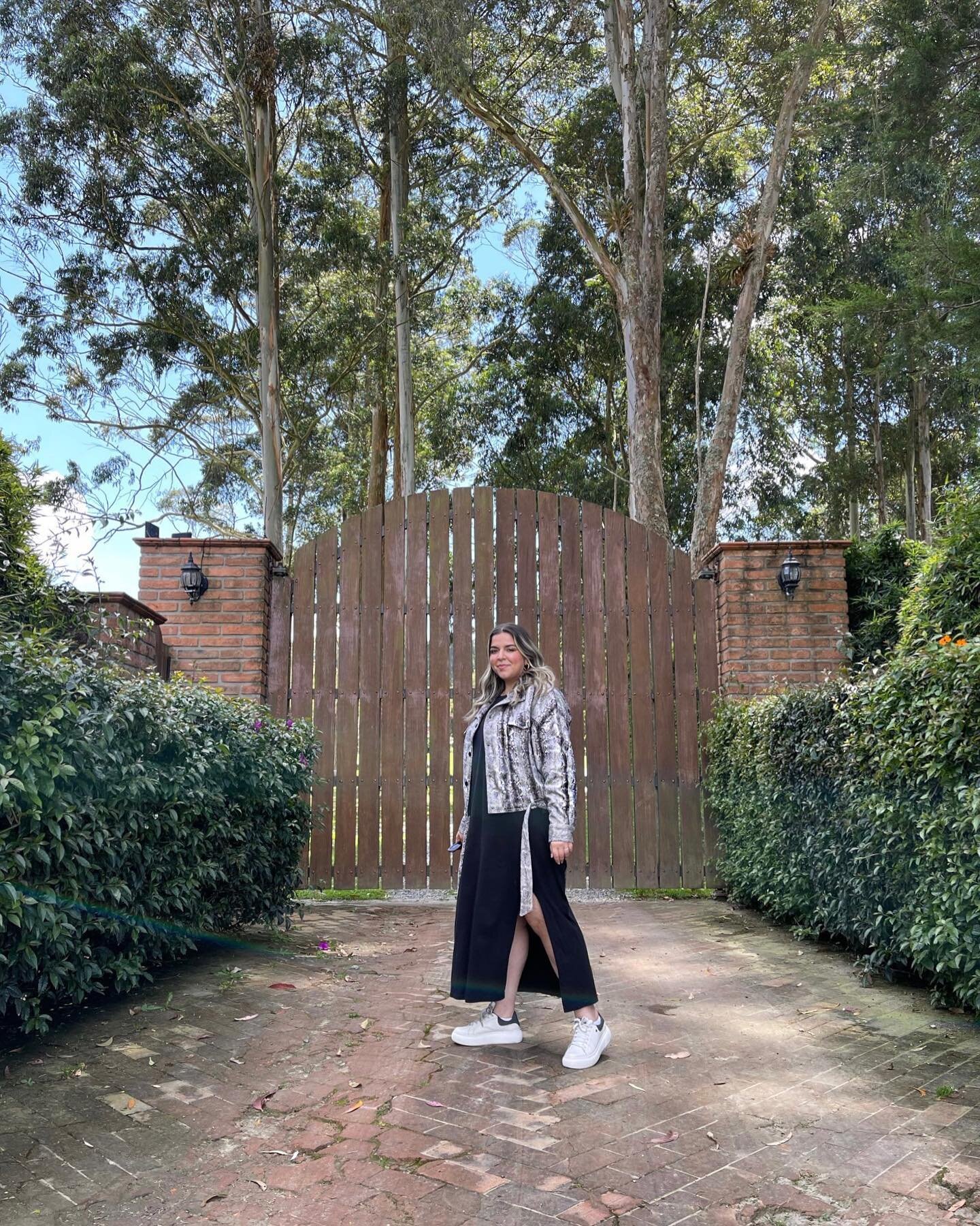Had the most amazing time visiting our wedding venue during my last trip to Colombia 🇨🇴

It was completely unplanned and unexpected but so amazing! I got goosebumps just standing in front of the gates ✨

Outfit details linked on my blog (link in bi