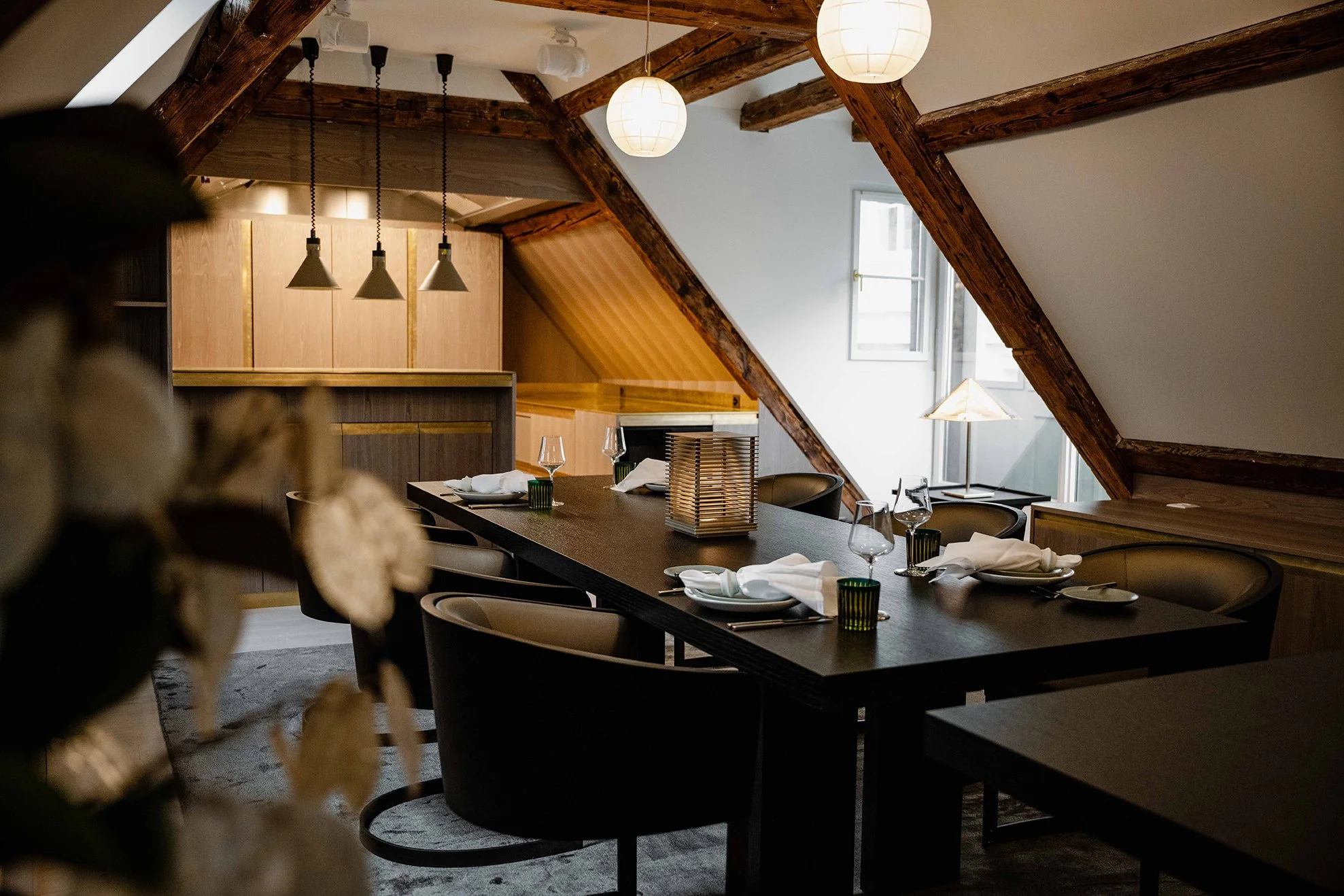 6_Mews_Table_Interieur.jpg