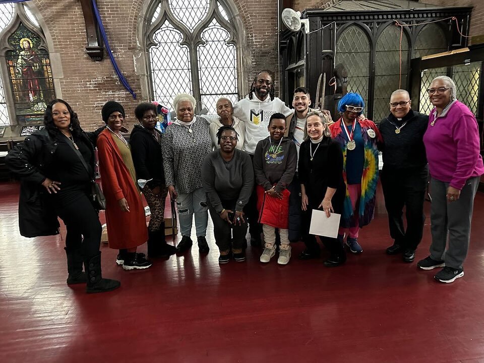 Last distribution of 2023 at our Love Wins NYC @ Connie &amp; Jessie Mae&rsquo;s site.  Thanks to Harlem for welcoming us and believe in our path to food security. 🥦🥕🧅🌽🍊

#foodsecurity #pantry #harlem #harlemnyc #freshdirect