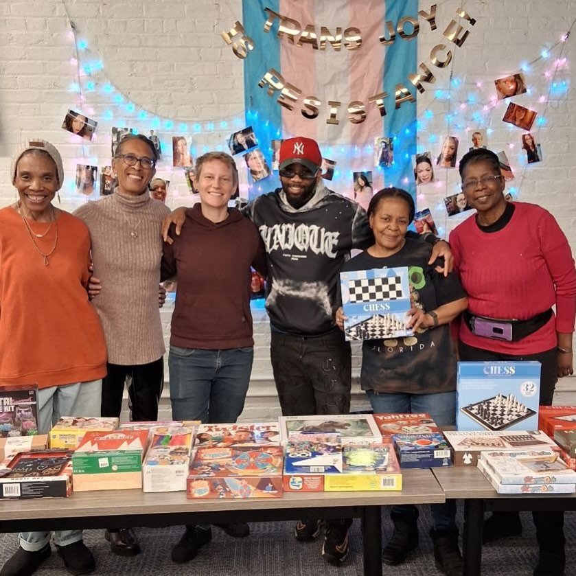 It really took a village of #santahelpers and community to show up for kids in our pantry line and at the shelters. Thank you donors, toy drop off sites, drivers and volunteers. 

Together more than 600 kids will have a brand new toy this holiday sea