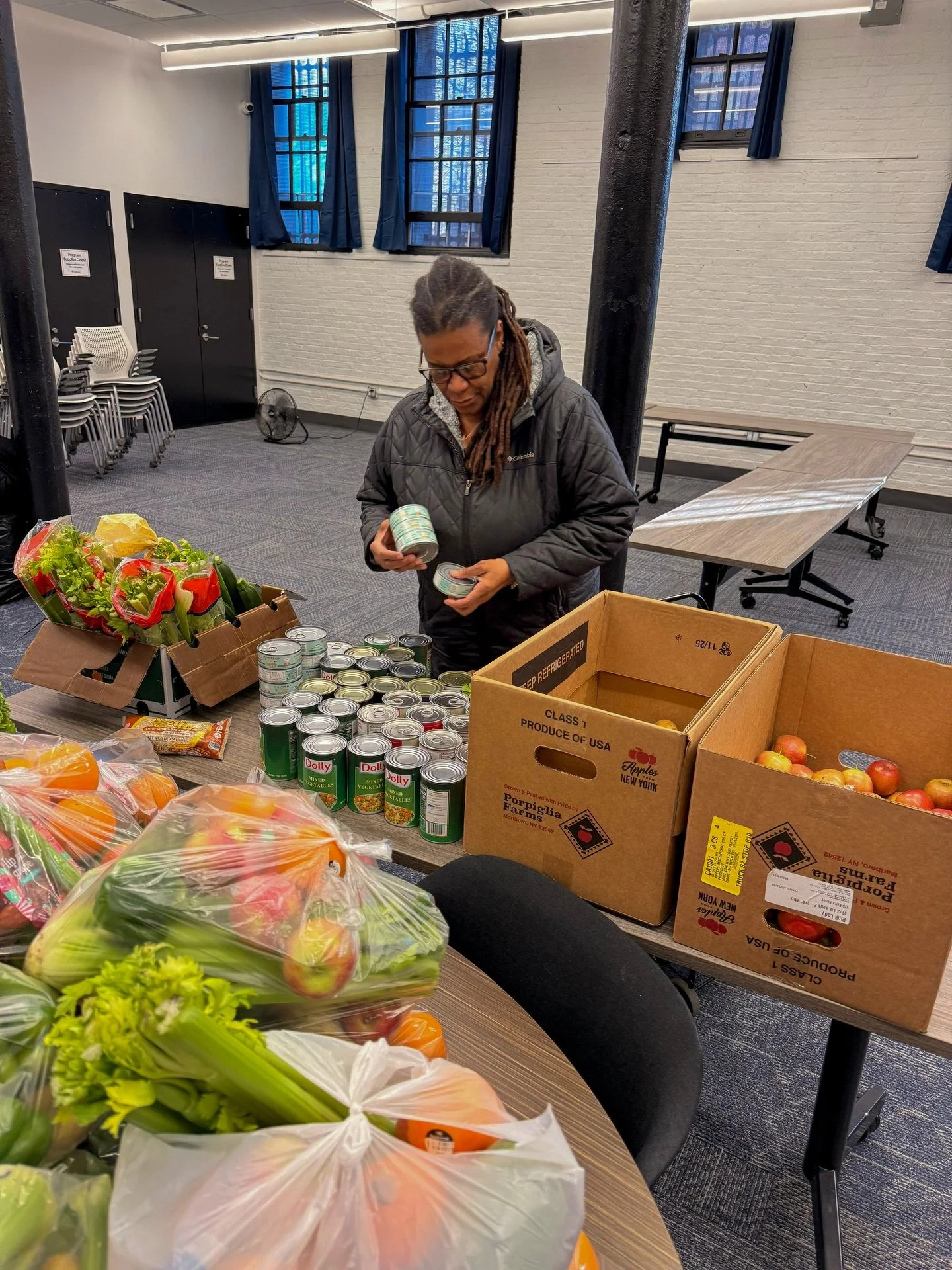 Today we completed our monthly food pantry in 📍Brooklyn, including fresh, healthy produce and non-perishable items🧡
We impacted:
99 households
95 children
133 adults
88 older adults
Total individuals: 316 🫶🏻

Thank you to all our volunteers!🤝