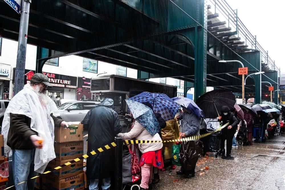 Today we completed our distribution day at VIVA under adverse weather conditions, including rain and strong winds, ensuring uninterrupted service.

Impact of the day:
57 households
52 children
121 adults
94 older adults
Total individuals: 324

We tha