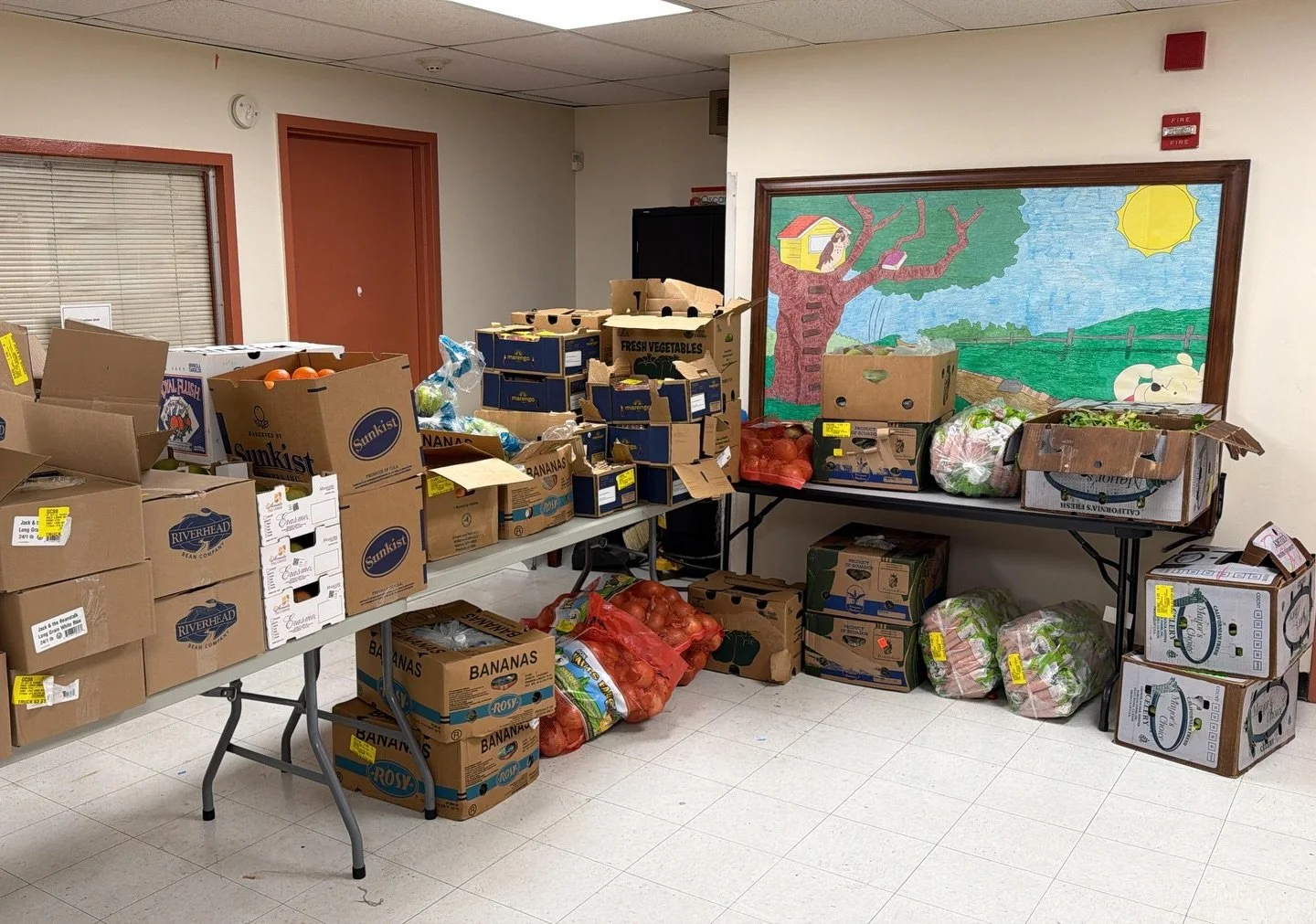 Our partnership with @psslifeu supports older adults and the neighbors who access this center💟. It is important to remember that for many, access to fresh and nutritious food remains a challenge🫂.

Total Households: 65
children: 6
Adults: 22 
Older