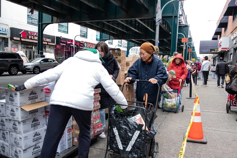 What an incredible distribution today in Queens🧡🥕. We continue to impact New York City, reducing food insecurity all year round regardless of holidays✅✅✅.

This is possible thanks all of your constant support.

Impact:
Household 279
Children 412
 A