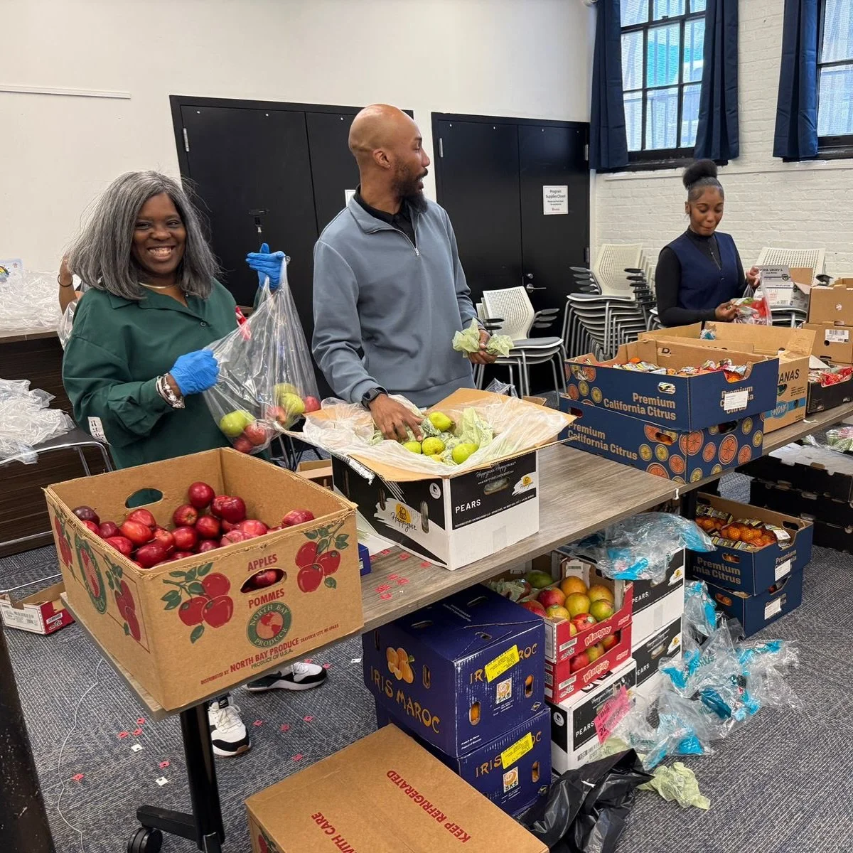 🏳️&zwj;🌈✅ At Love Wins NYC, we are celebrating Pride Month with additional food pantries. Today, we kicked things off in Brooklyn🌈.
Our Impact
Households: 68
Children: 92
Adults: 10
Older adults: 51
Total individuals: 153