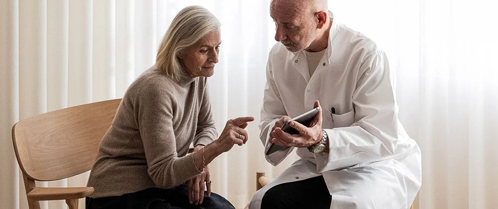 Parkinson's patient and clinician in conversation