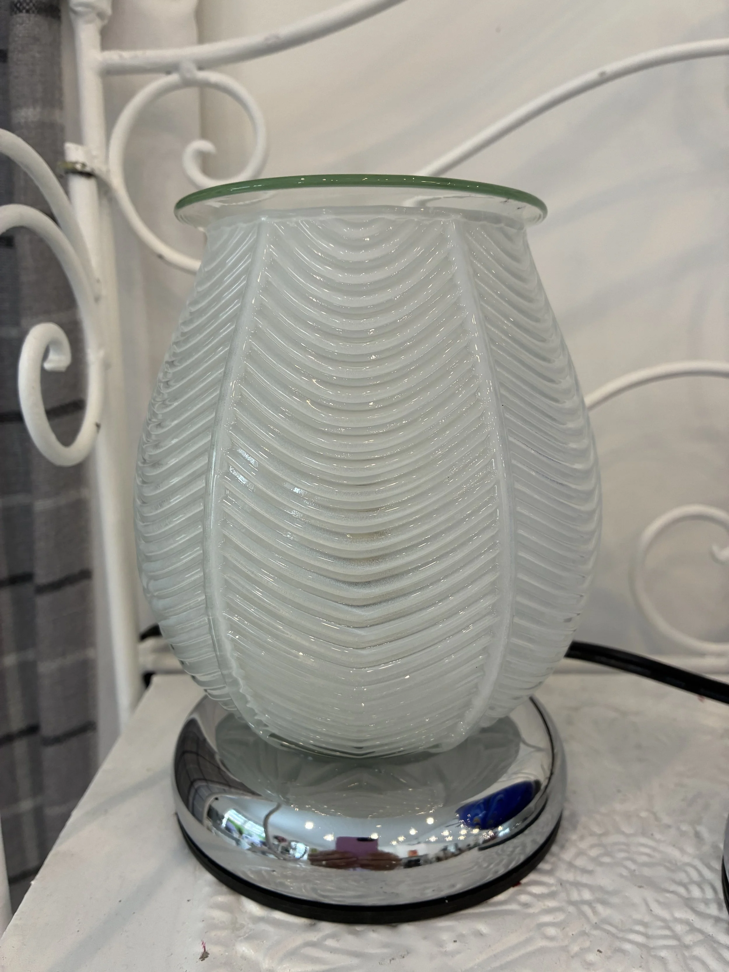 Wax Warmer Frosterd Glass unlit.jpeg