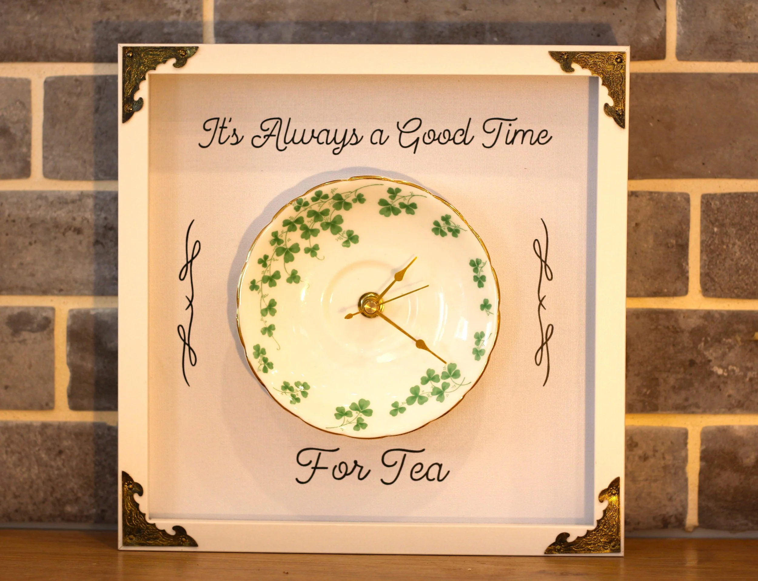 Tea time clock clover.JPG