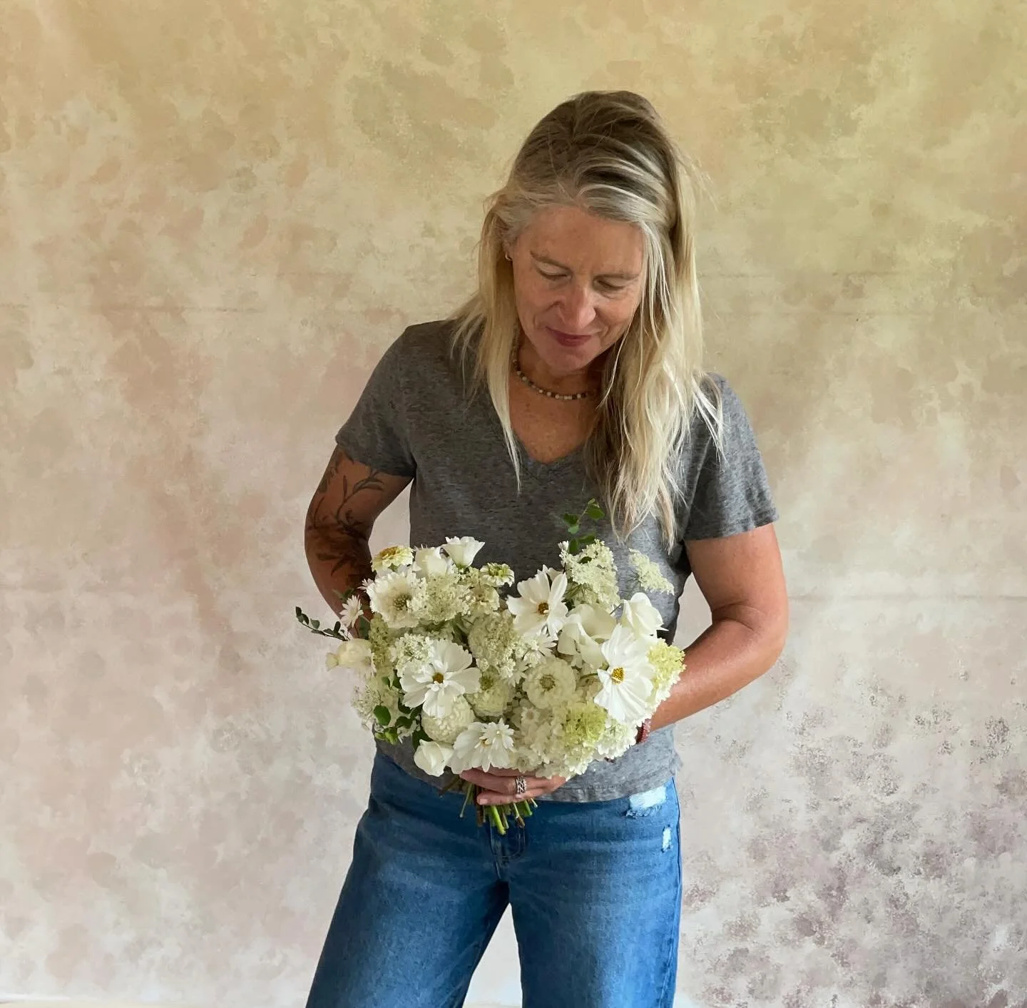 All the white flowers bridal bouquet from our gardens @botanicafloristryflowers