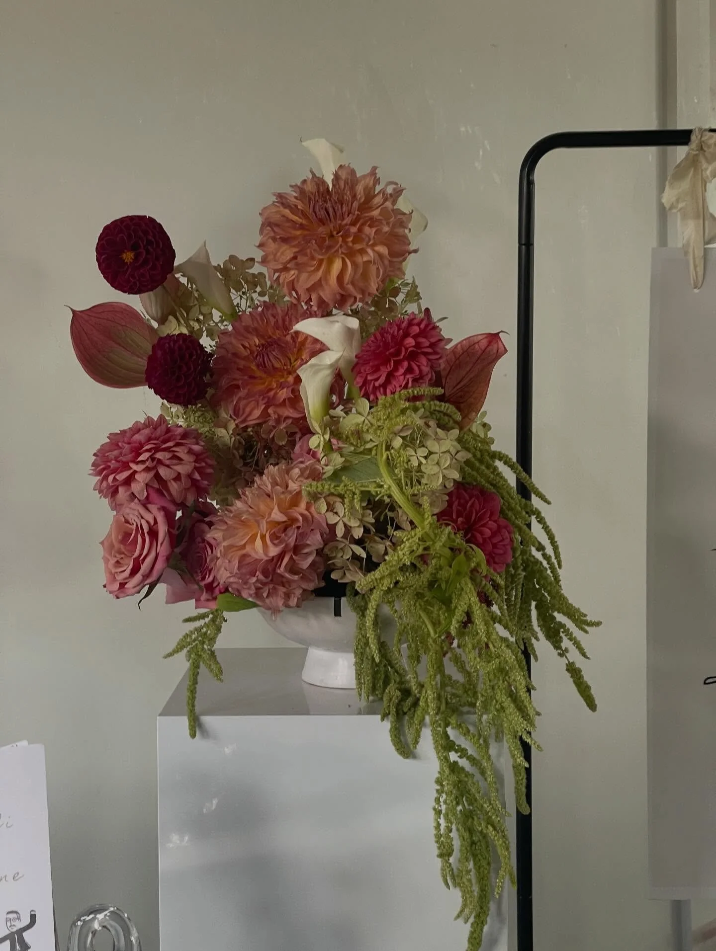 The added touch of local flowers is the best! Thank you @tcflowerexchange for the most stunning dahlias I&rsquo;ve ever designed with.

A shout out to @mayeshlax @mayeshwholesale team working with our vision sourcing scoop and tequila antique pink an