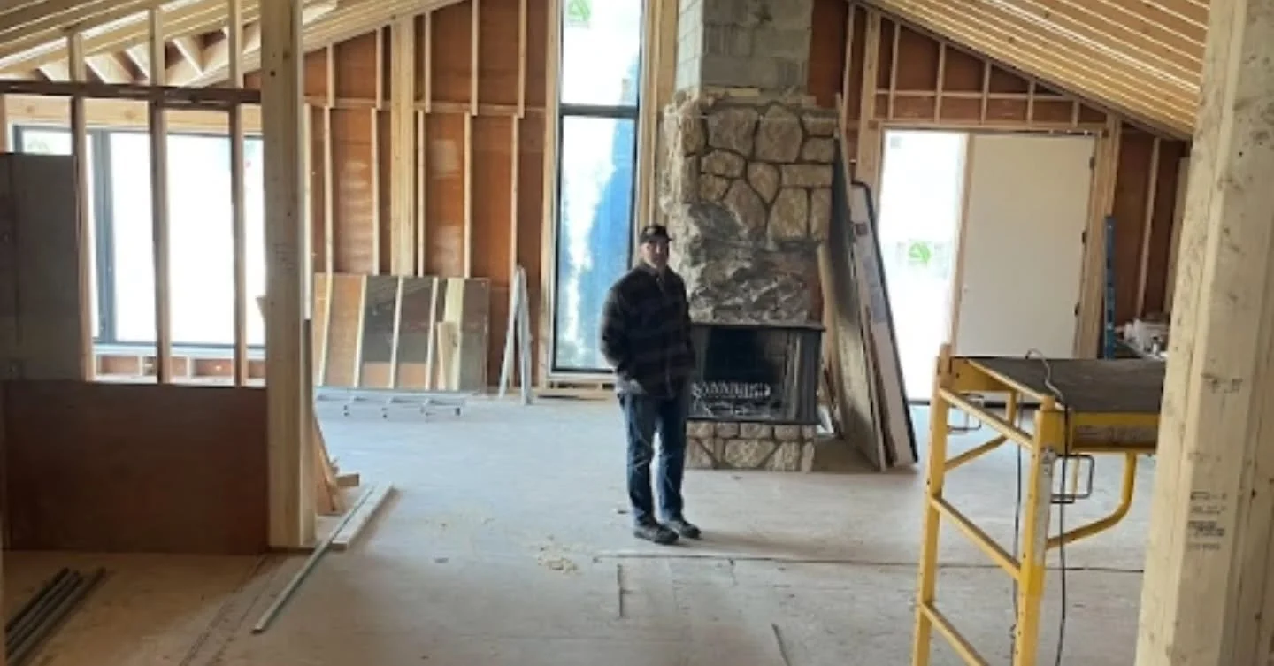 We love sending clients their progress updates. 

Short and sweet - what&rsquo;s happening today, who&rsquo;s on site, how it&rsquo;s going, what&rsquo;s happening next.

Clients are busy with work, kids, appointments, and life. We knew the portal wo