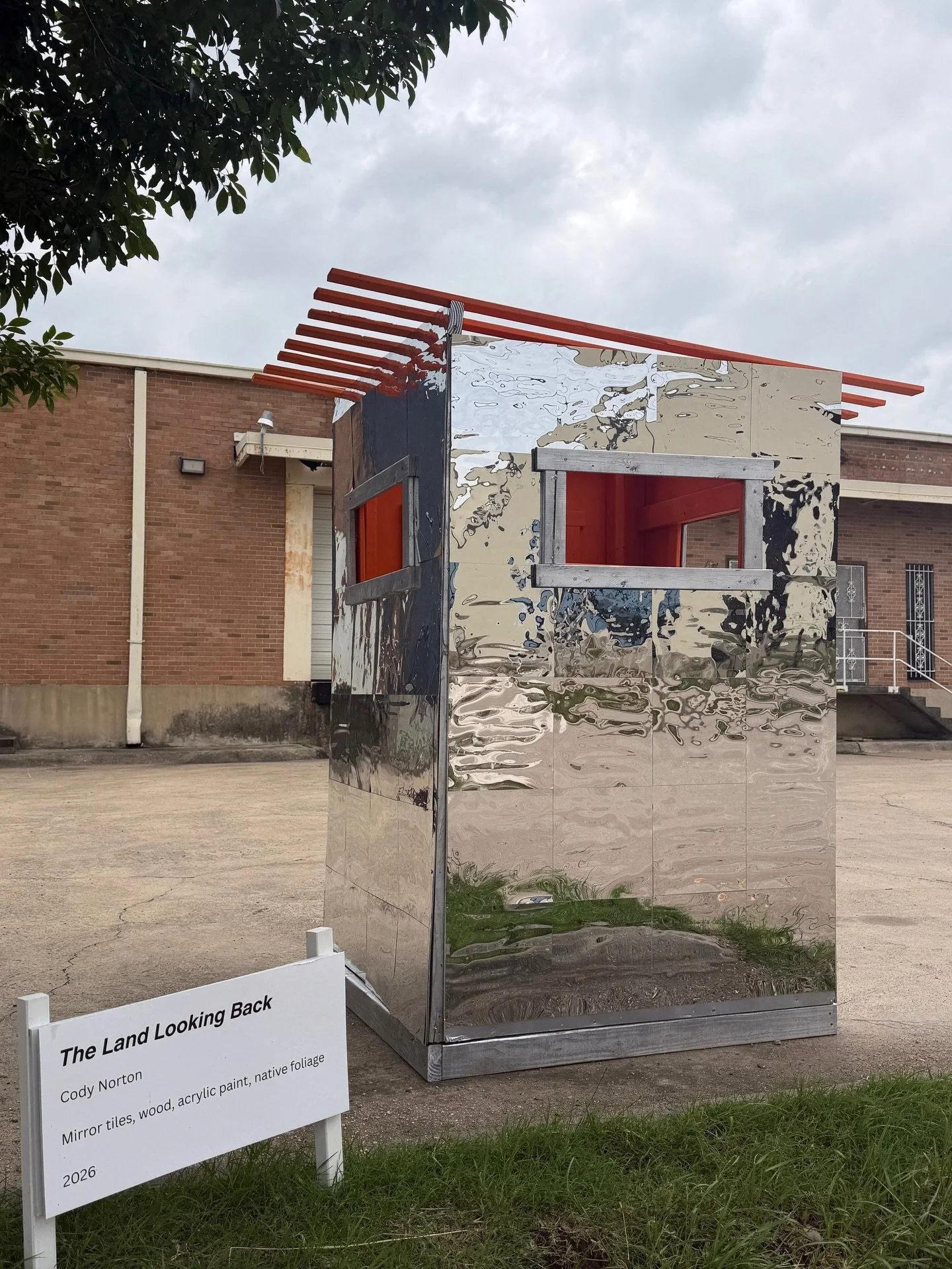 Cody Norton&rsquo;s The Land Looking Back is on view outdoors at Liliana Bloch Gallery through URBANO, the gallery&rsquo;s public art initiative.

Exploring the intersections of queerness, hunting, and belonging, the work challenges the cultural boun