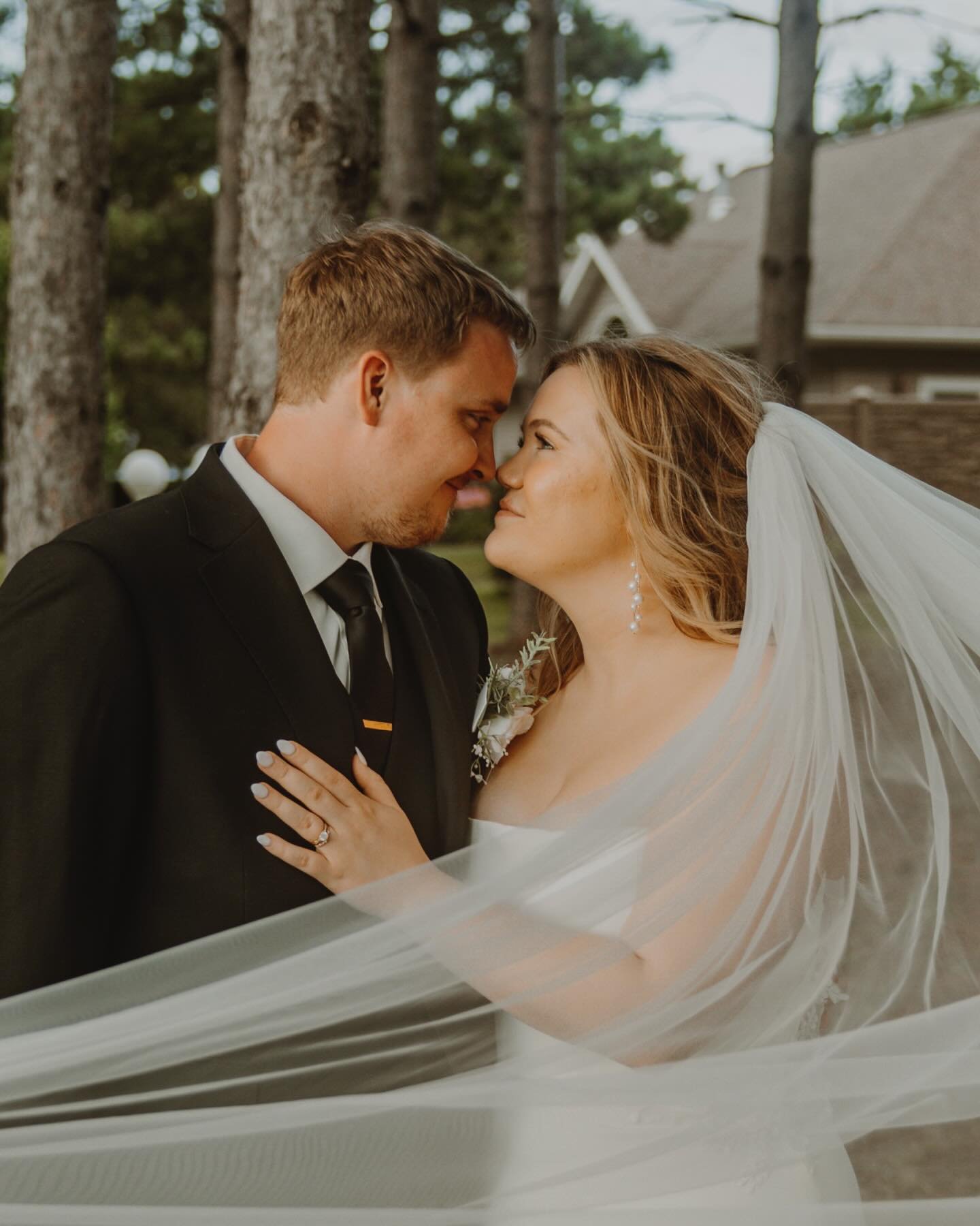 A few highlights from Emily and Paul&rsquo;s stunning summer wedding at @thumperpondresort 🤍
