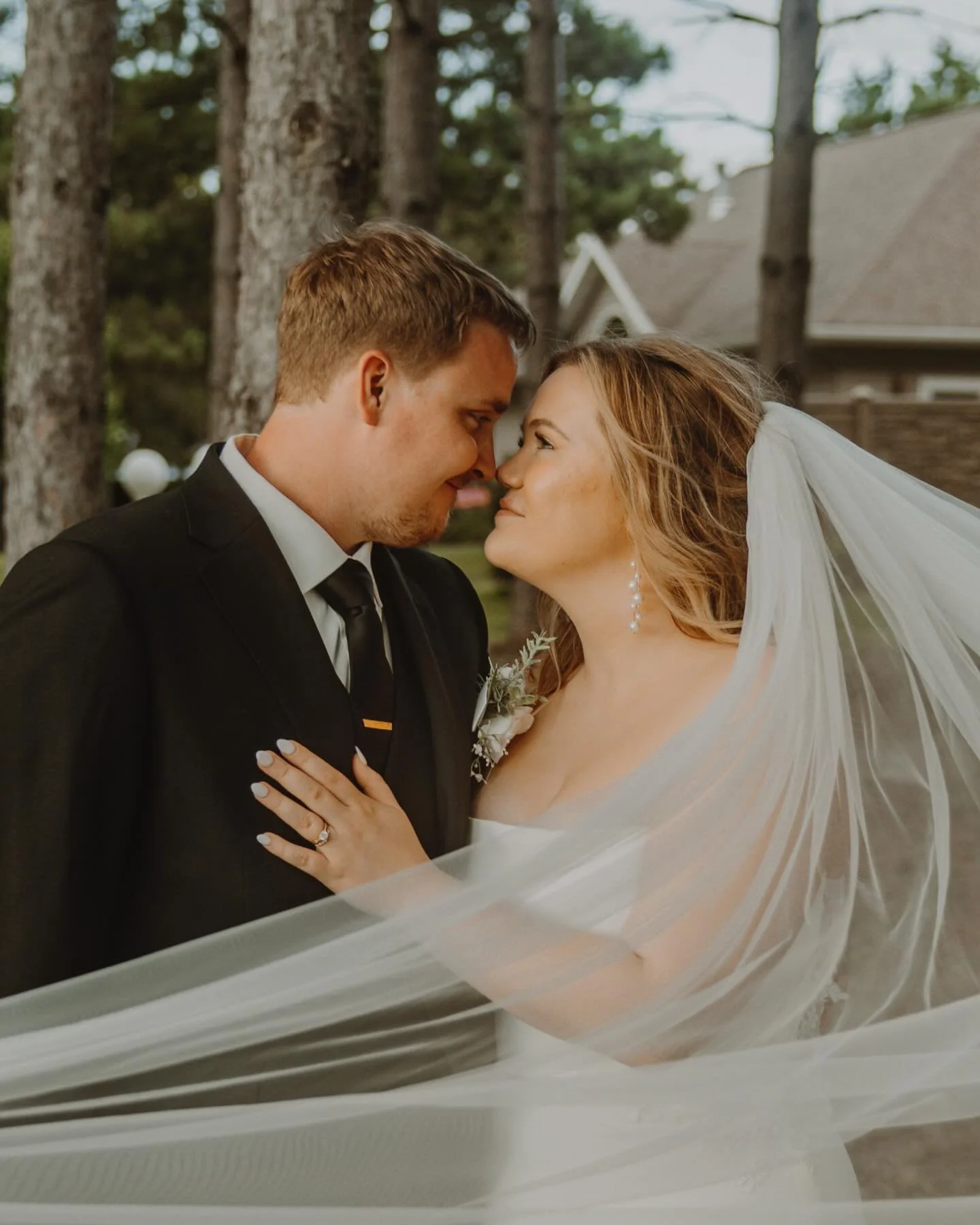 A few highlights from Emily and Paul&rsquo;s stunning summer wedding at @thumperpondresort 🤍